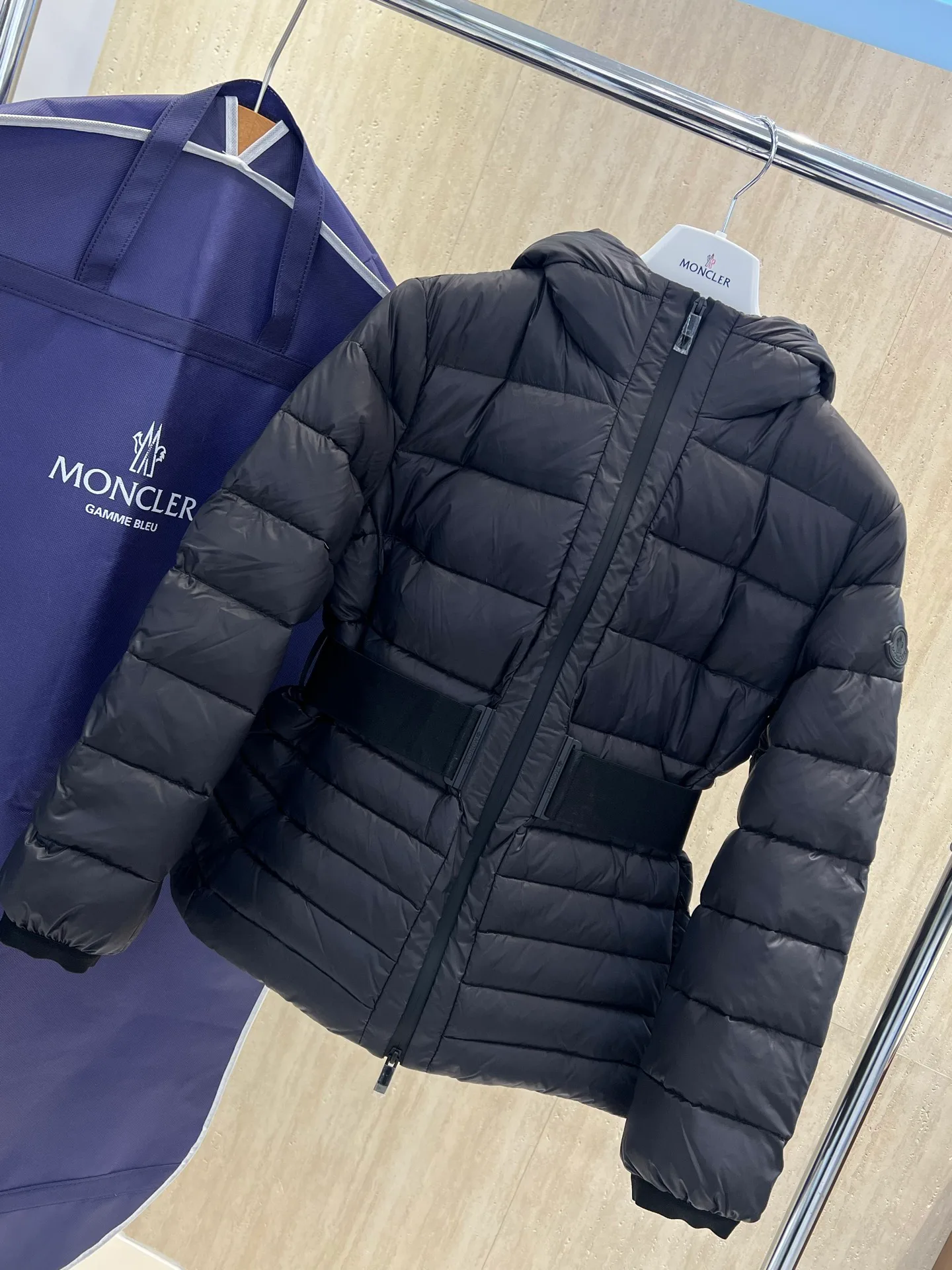 Куртки И Пуховики Женские Moncler 18302920