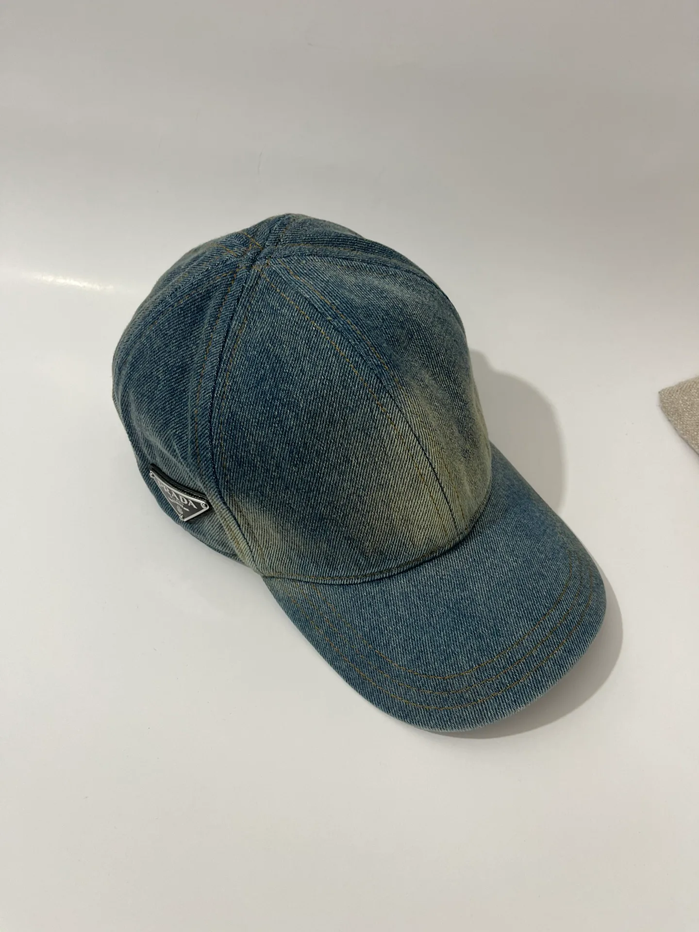 Головные Уборы Prada 11480484