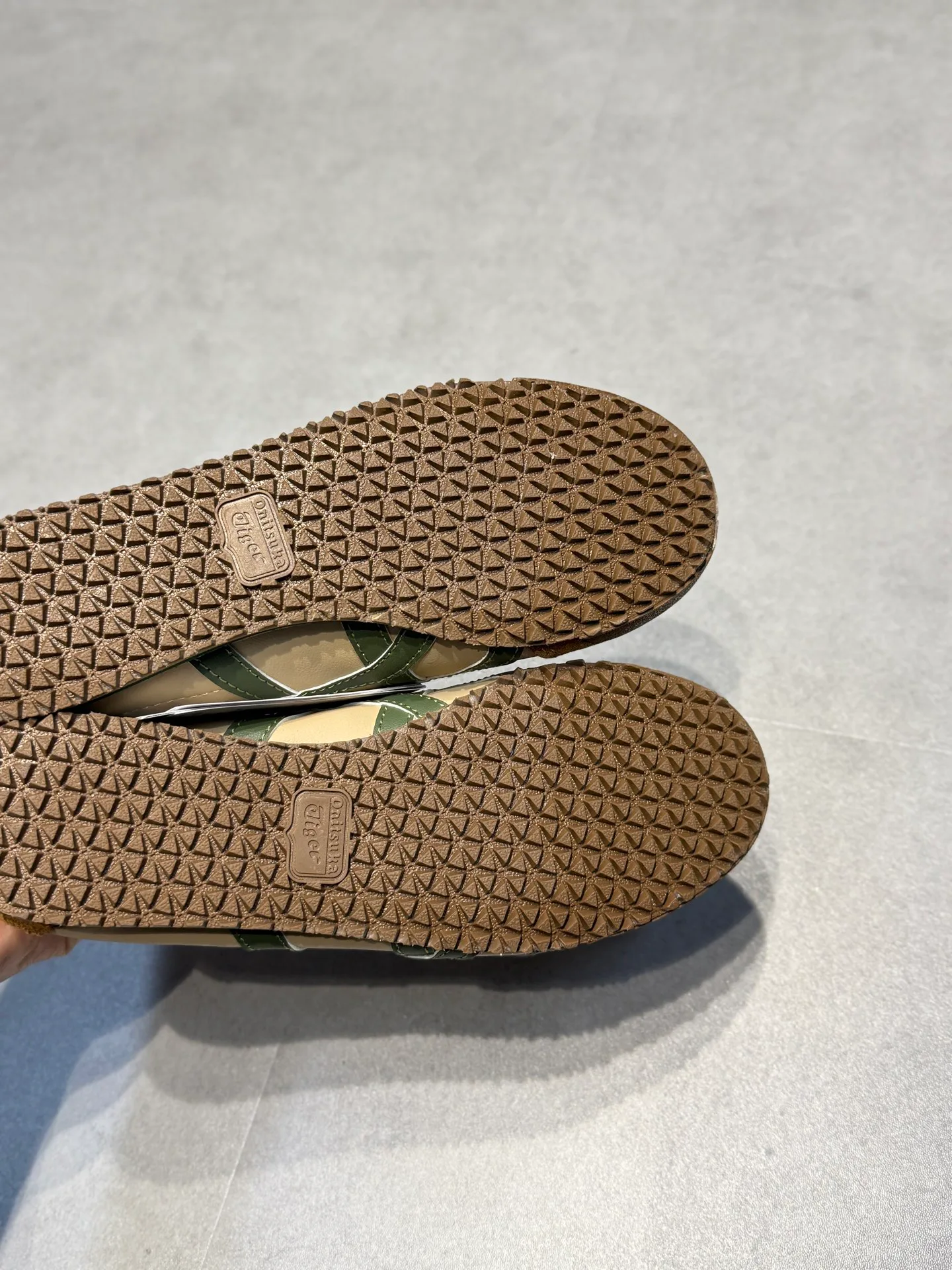 Кроссовки Женские Asics 18192628