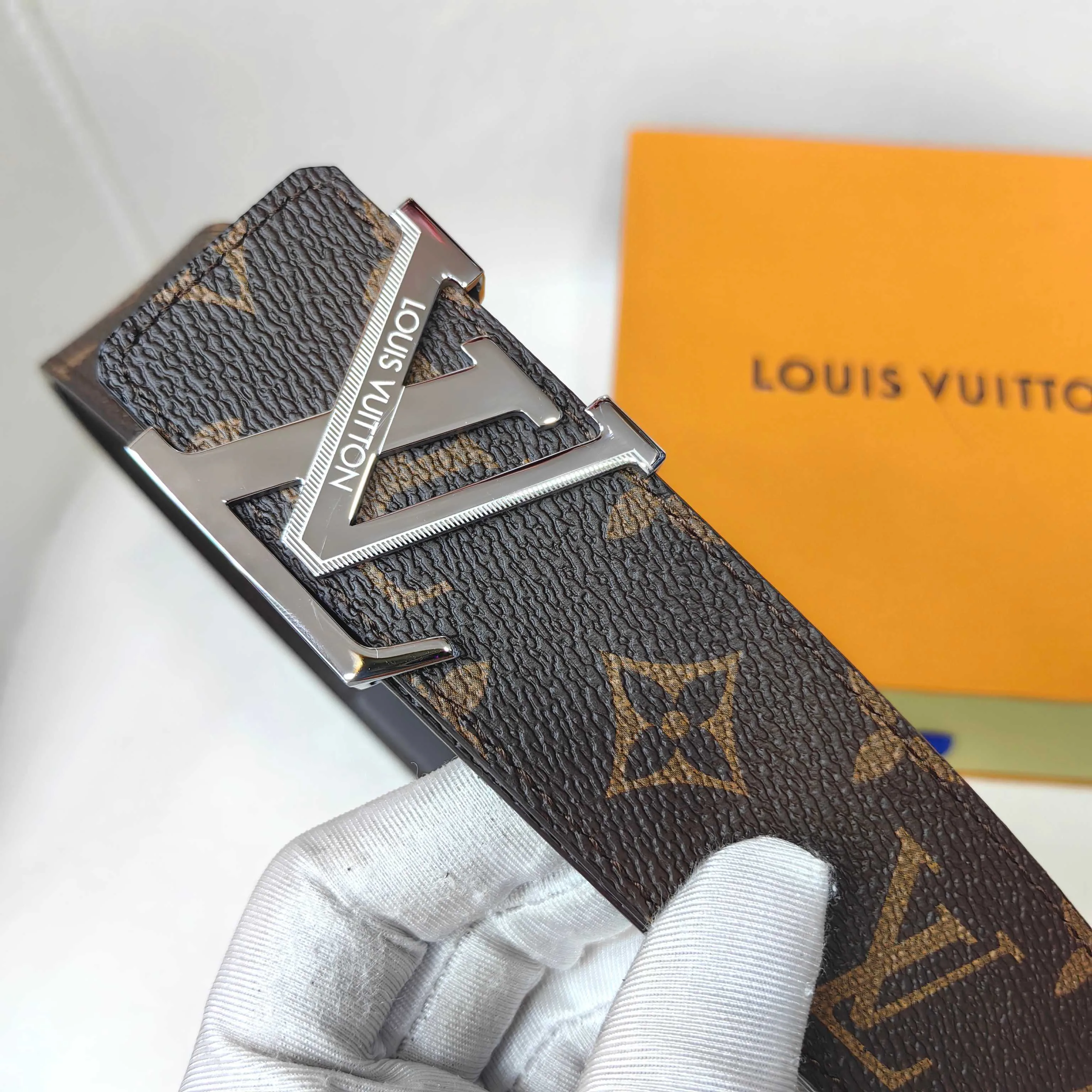 Поясные Сумки Женские Louis Vuitton 1135380