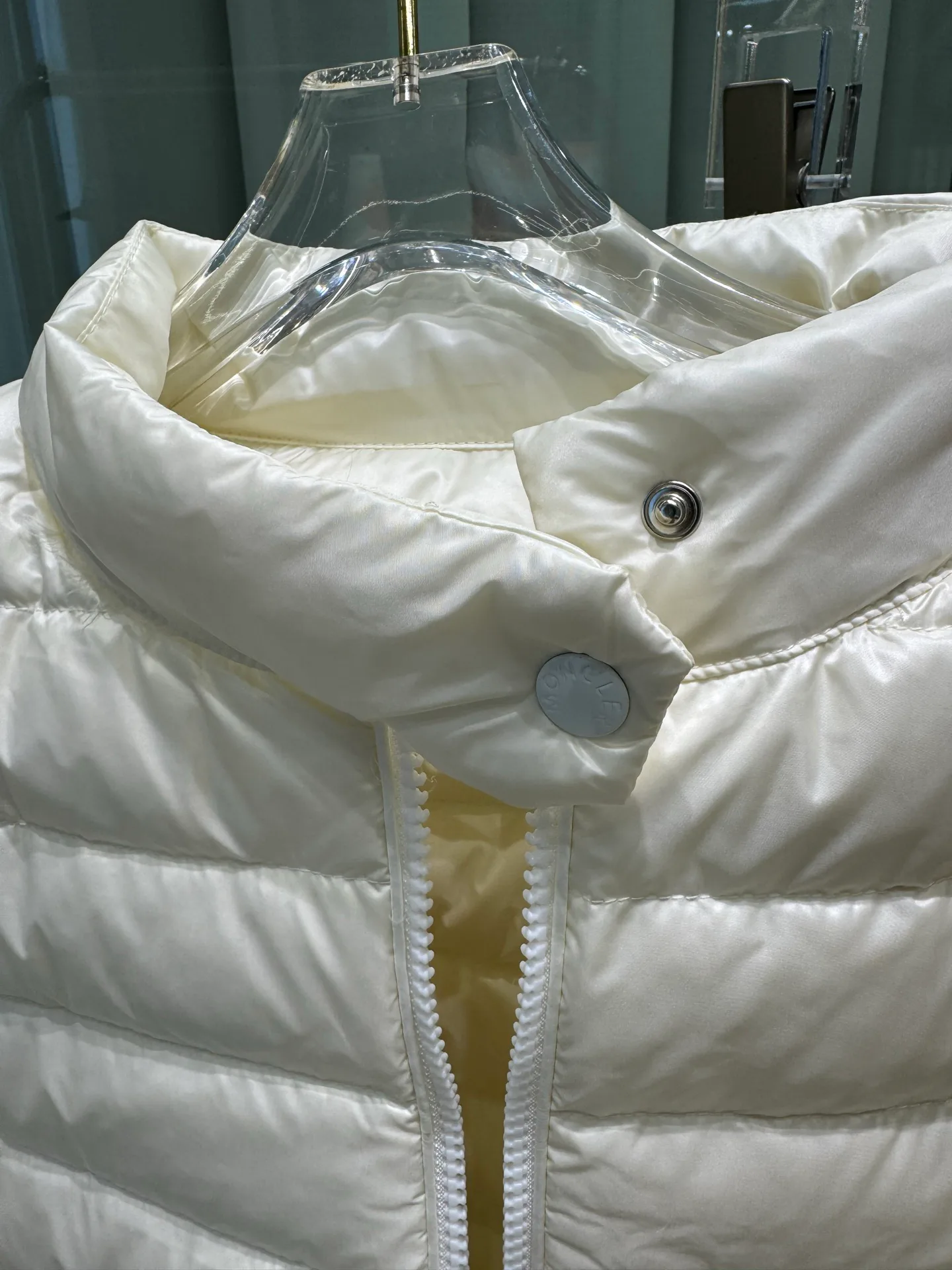 Куртки И Пуховики Женские Moncler 1223249