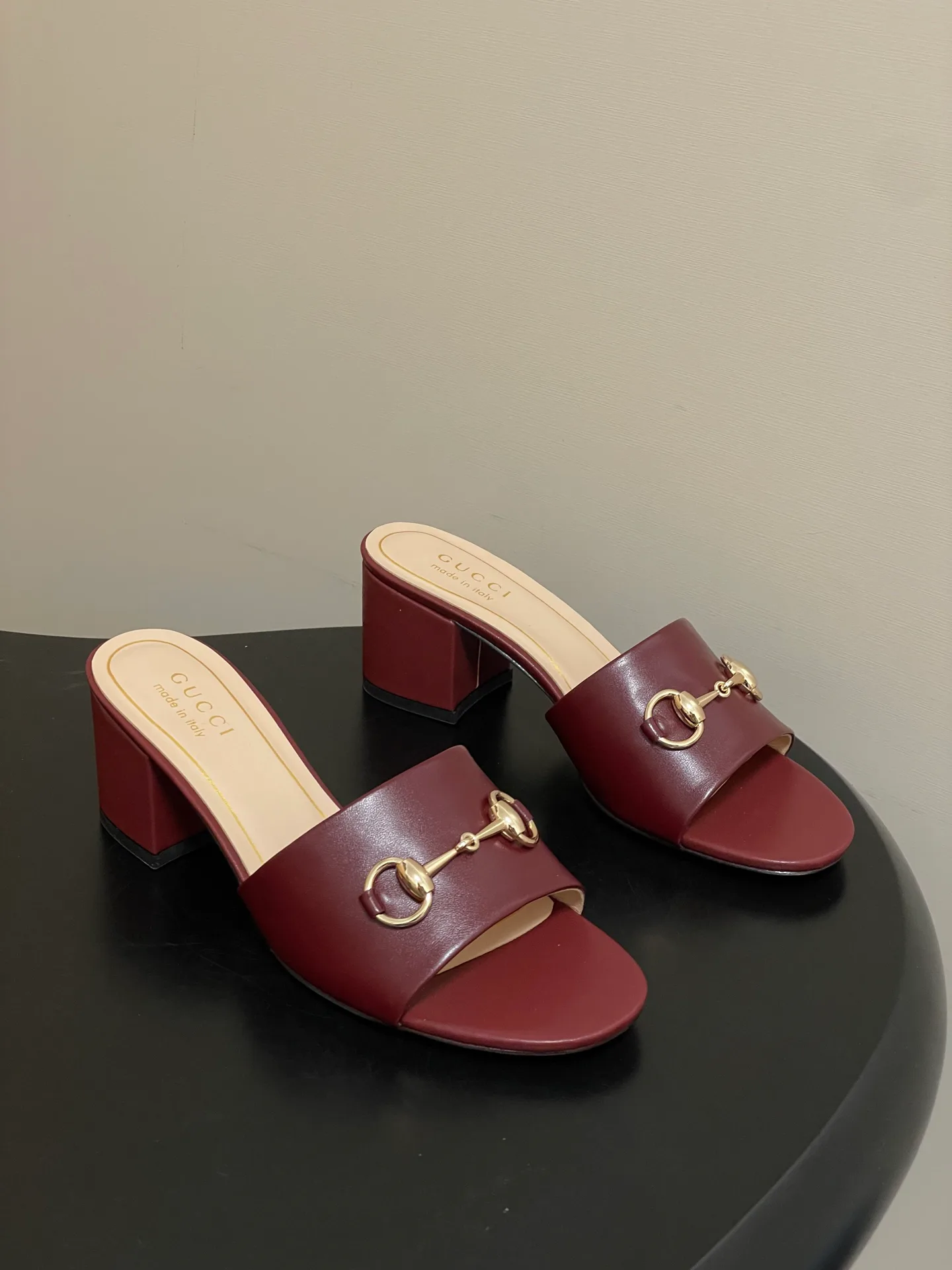 Сандалии Женские Gucci 11886558