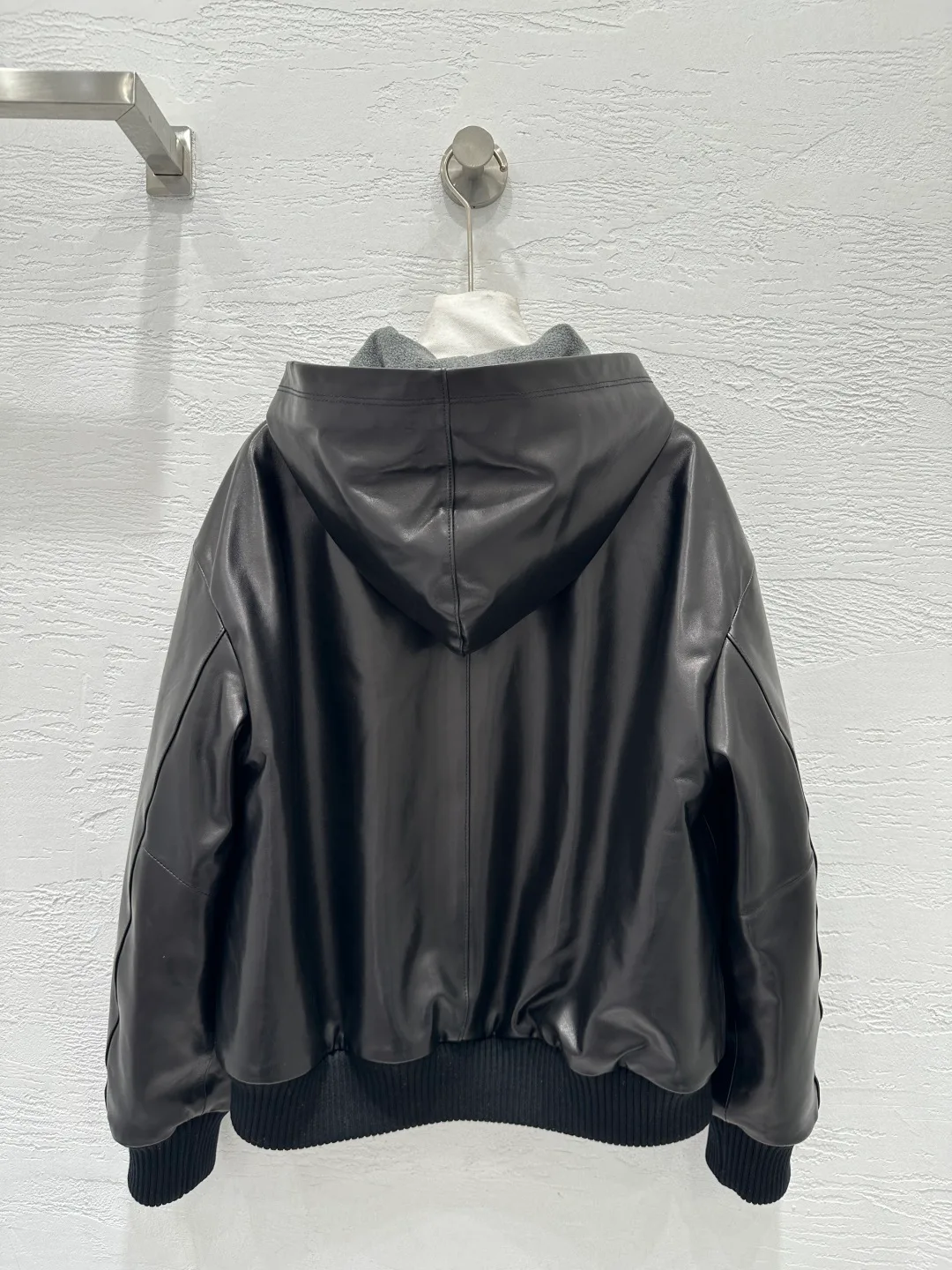 Кожаные Куртки И Дублёнки Женские Miu Miu 10387465