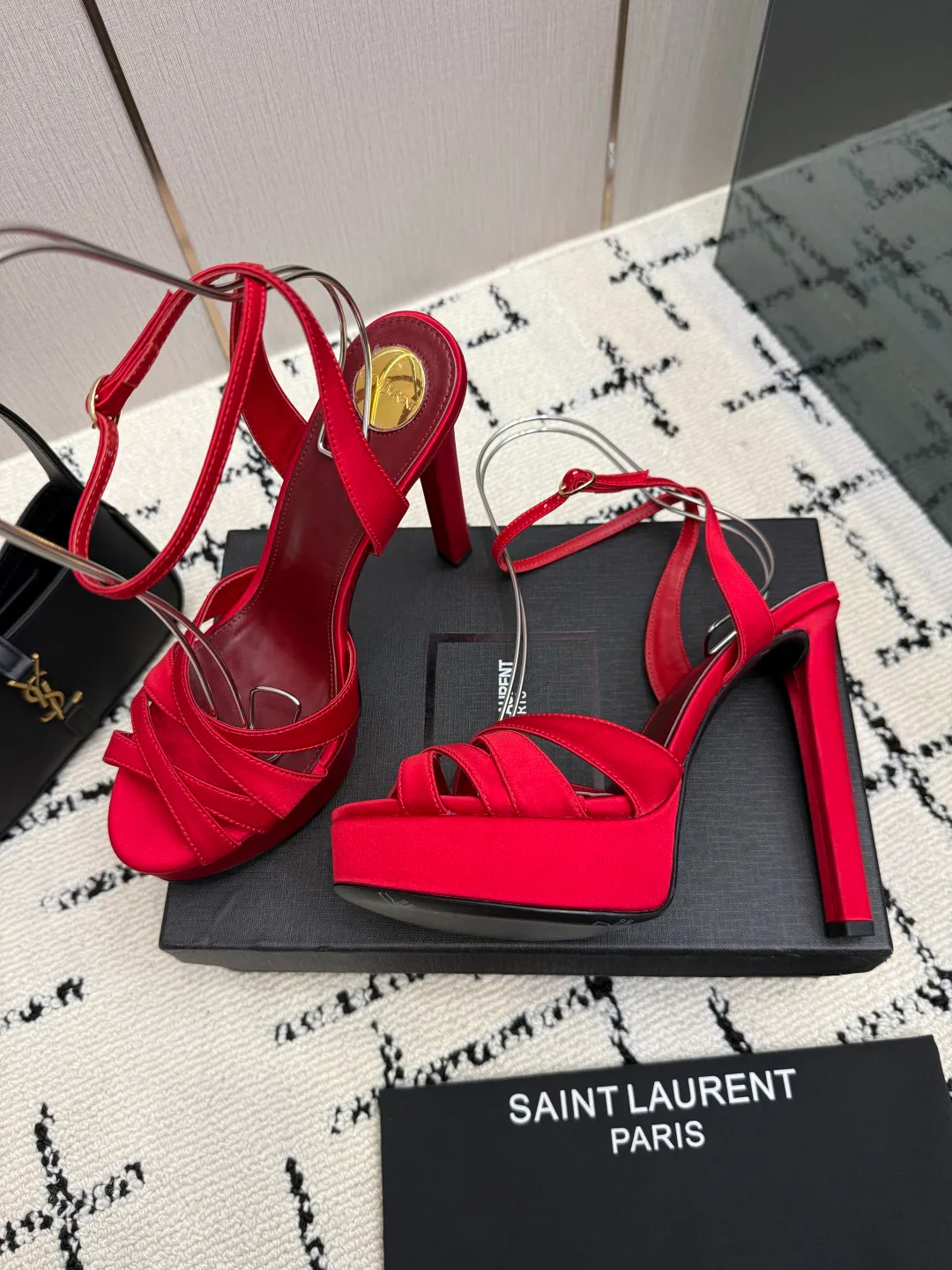Босоножки Женские Saint Laurent 18049030