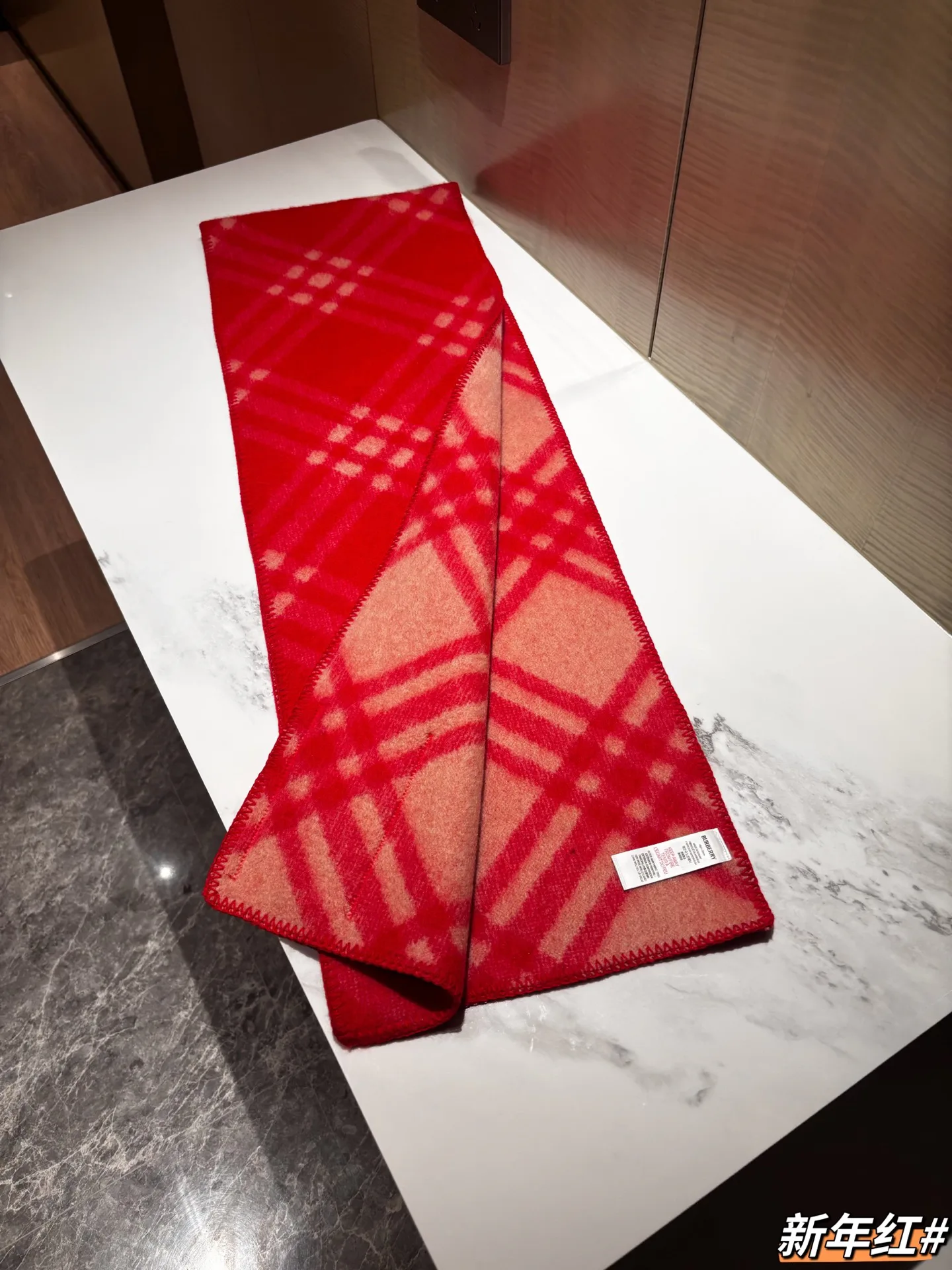 Шарфы Burberry 18507380