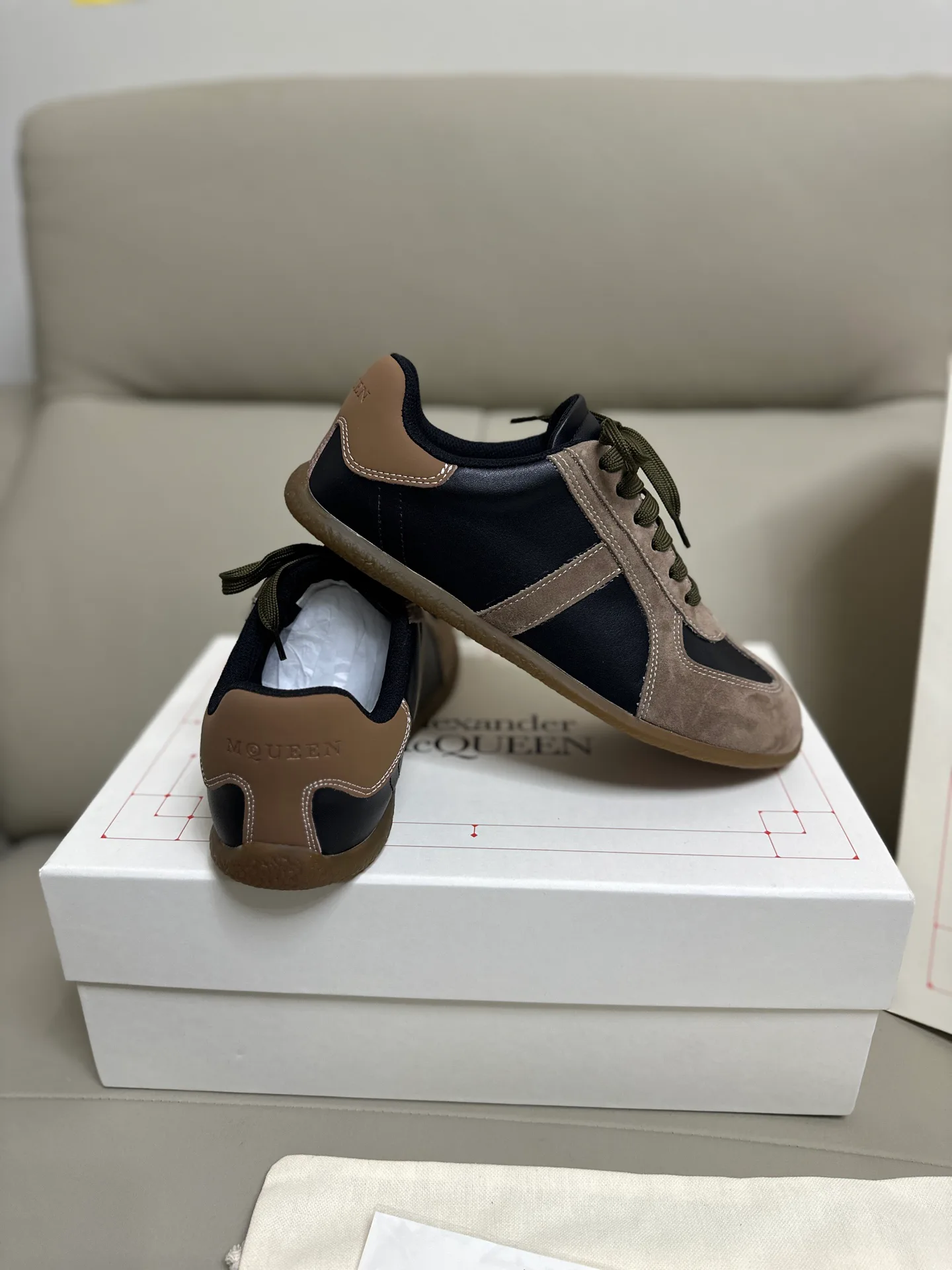 Кроссовки Женские Alexander Mcqueen 18616771