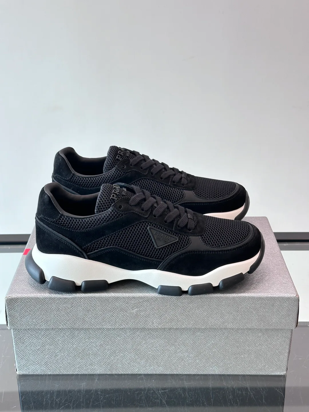 Кроссовки Женские Prada 18449475