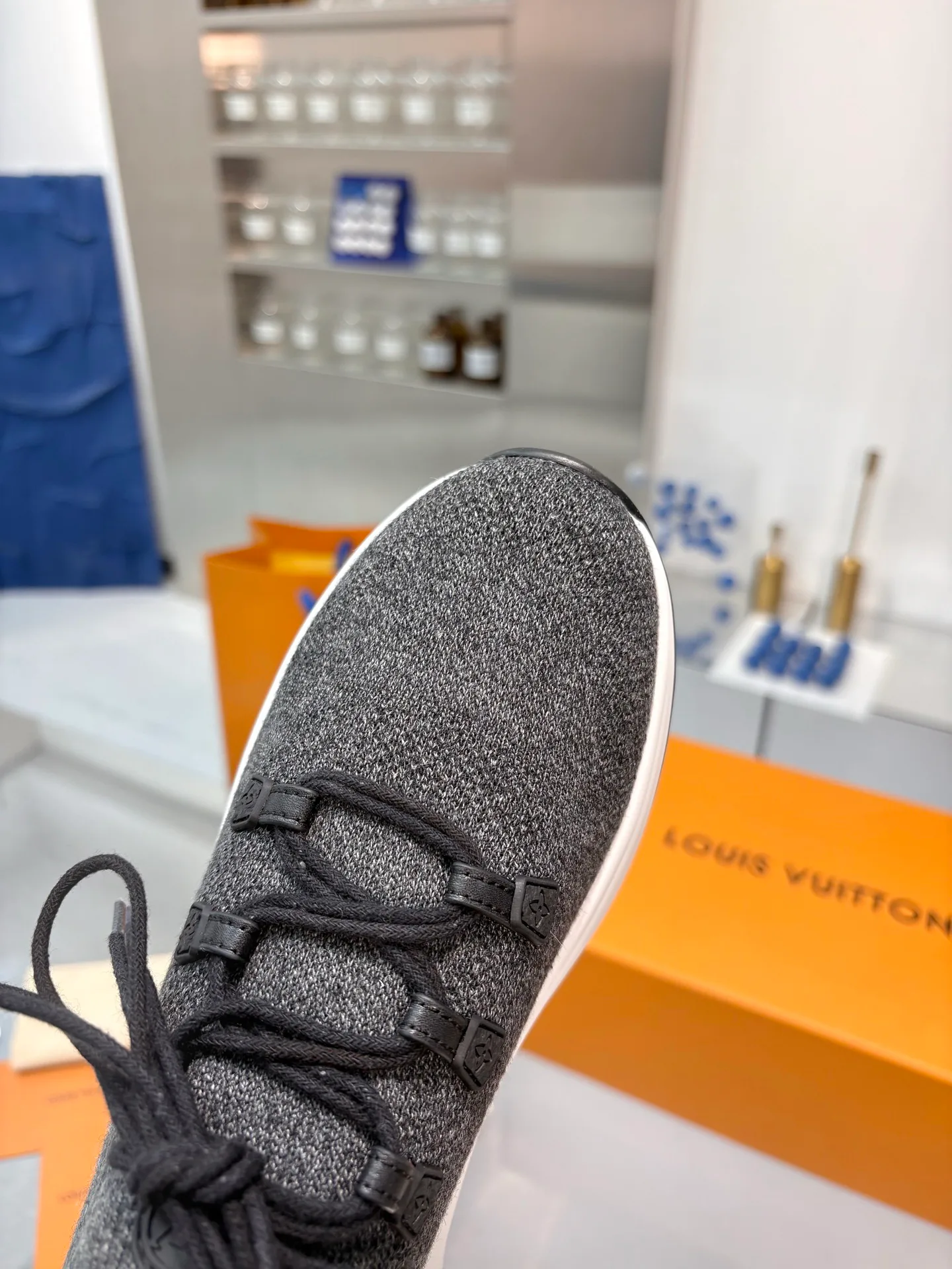 Кроссовки Женские Louis Vuitton 18055130