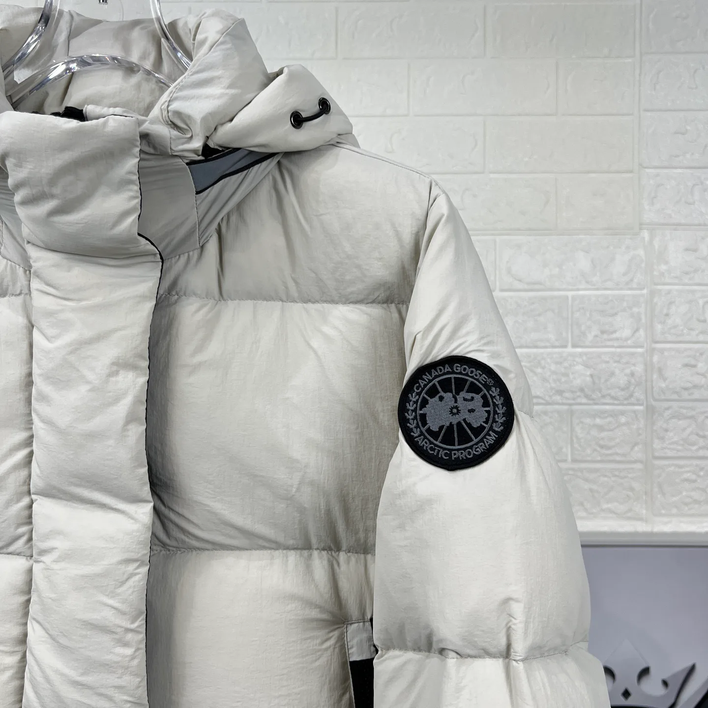 Куртки И Пуховики Женские Canada Goose 18845606