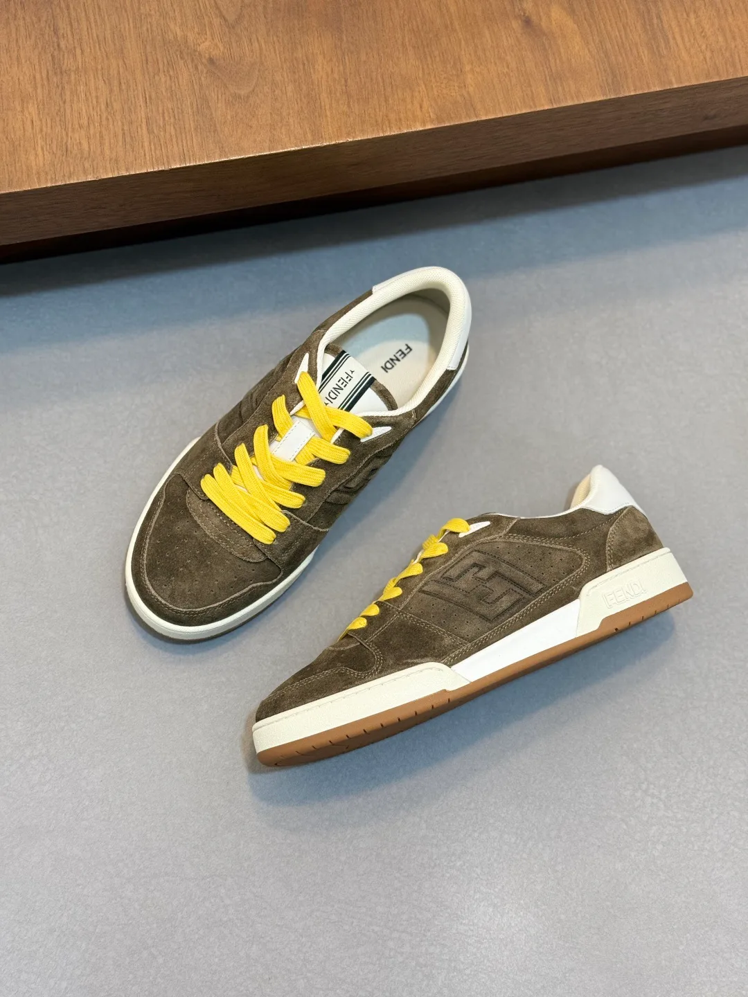 Кроссовки Женские Fendi 18716110