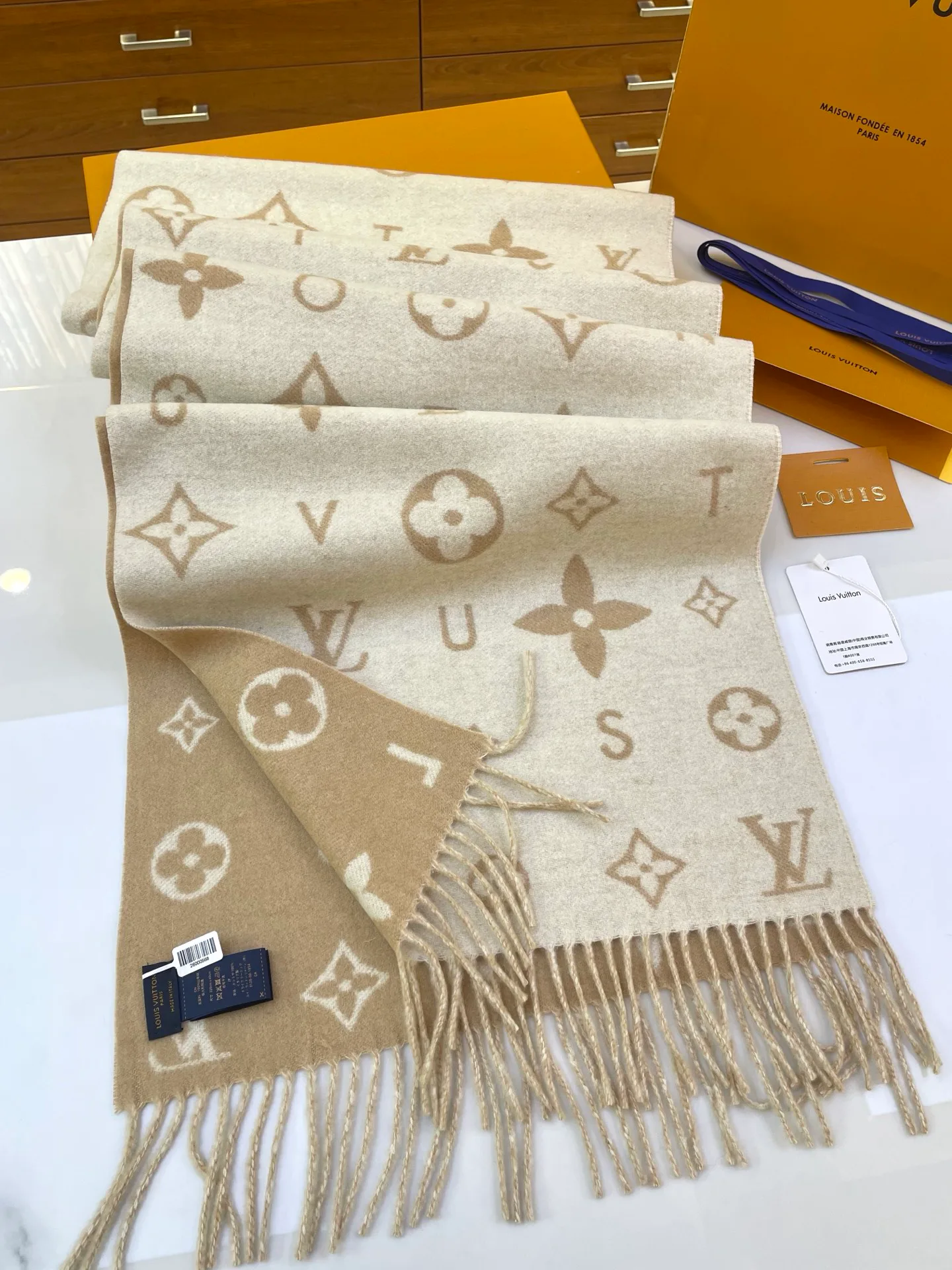 Шарфы Louis Vuitton 1981570