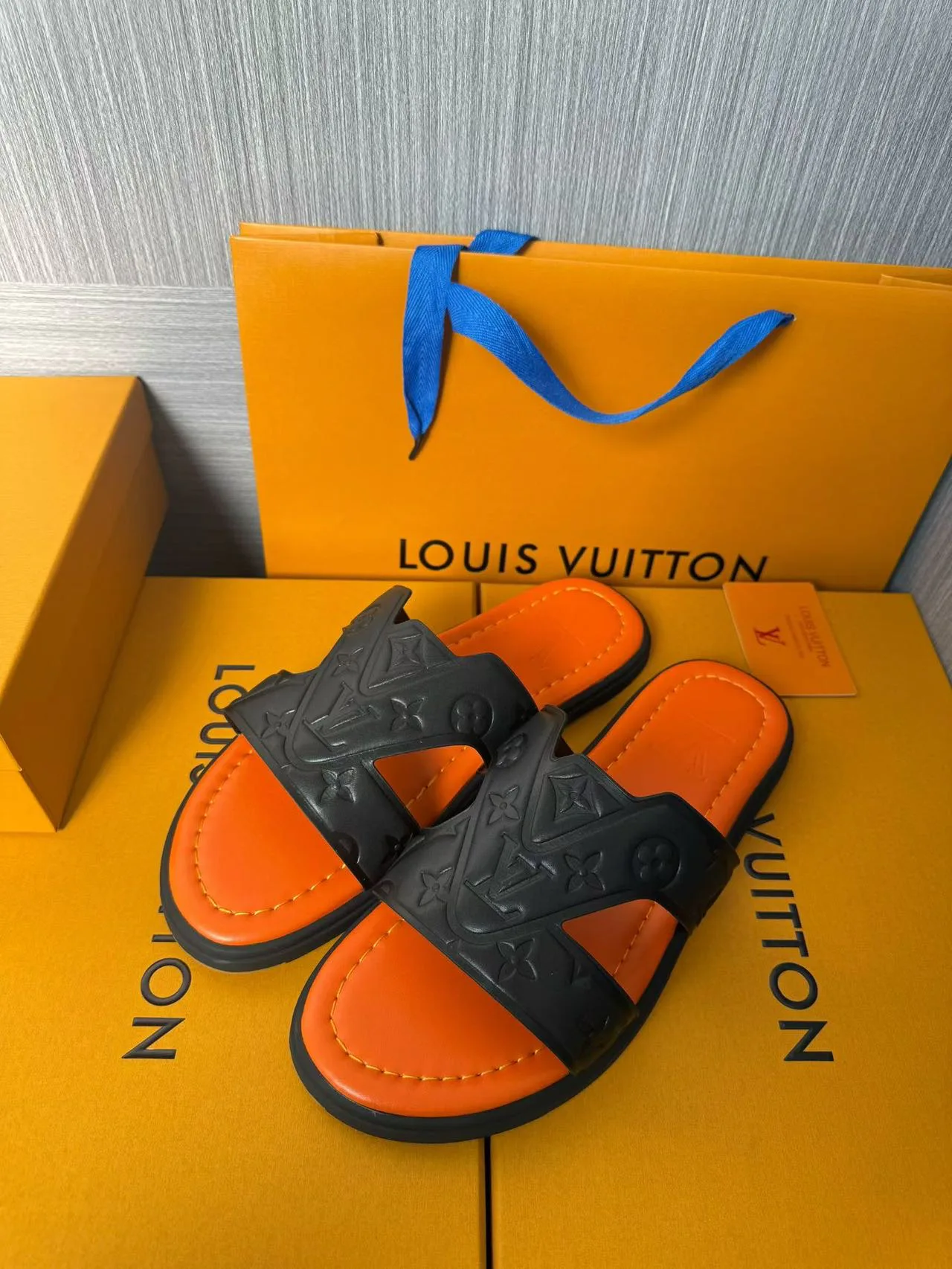 Шлепанцы Женские Louis Vuitton 1845042