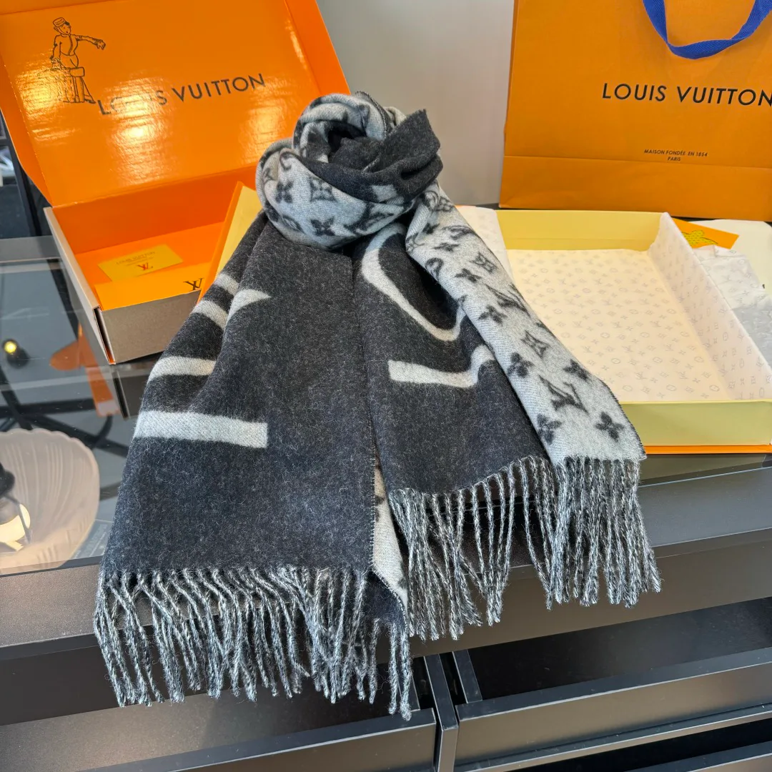 Шарфы Louis Vuitton 18627237