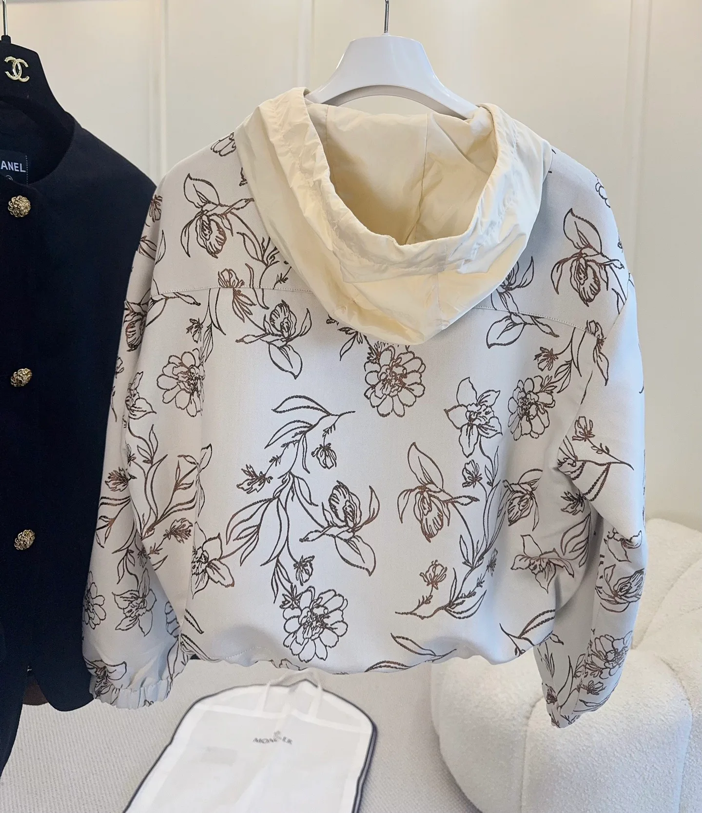 Куртки И Пуховики Женские Moncler 17960280