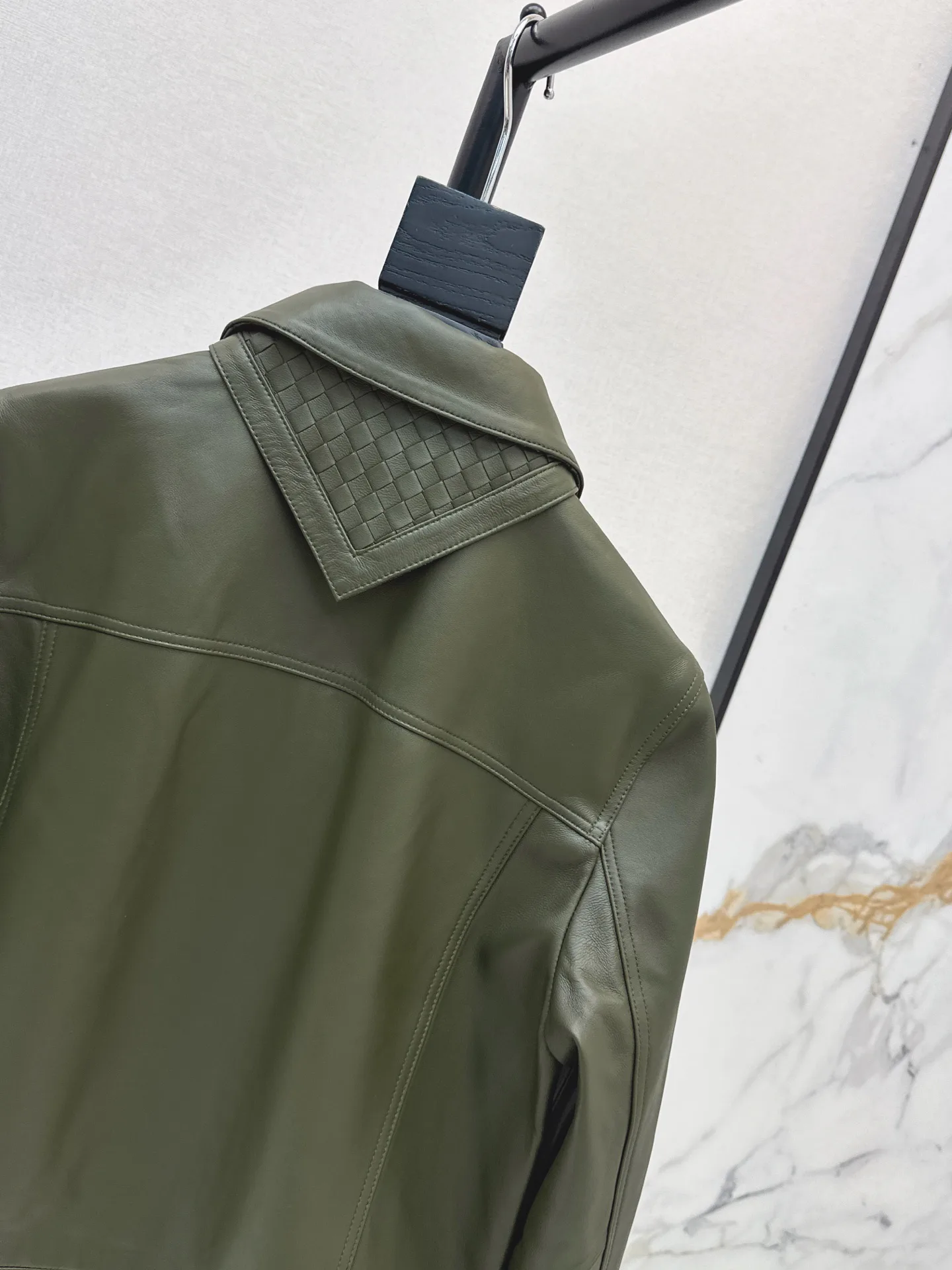 Кожаные Куртки И Дублёнки Женские Bottega Veneta 18173025