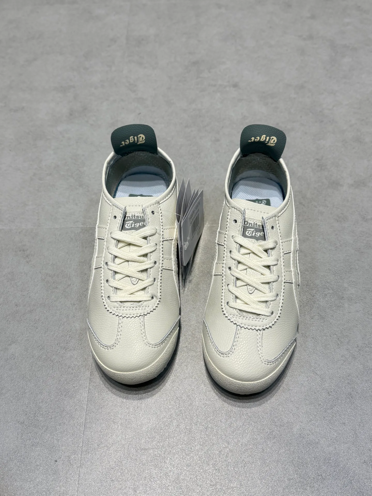 Кроссовки Женские Asics 18192627