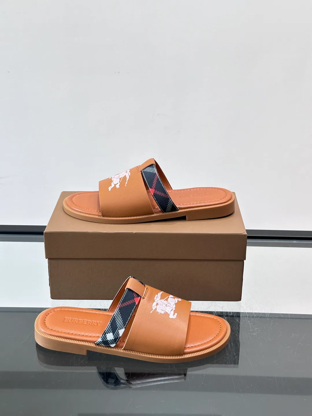 Сандалии Мужские Burberry 13546928