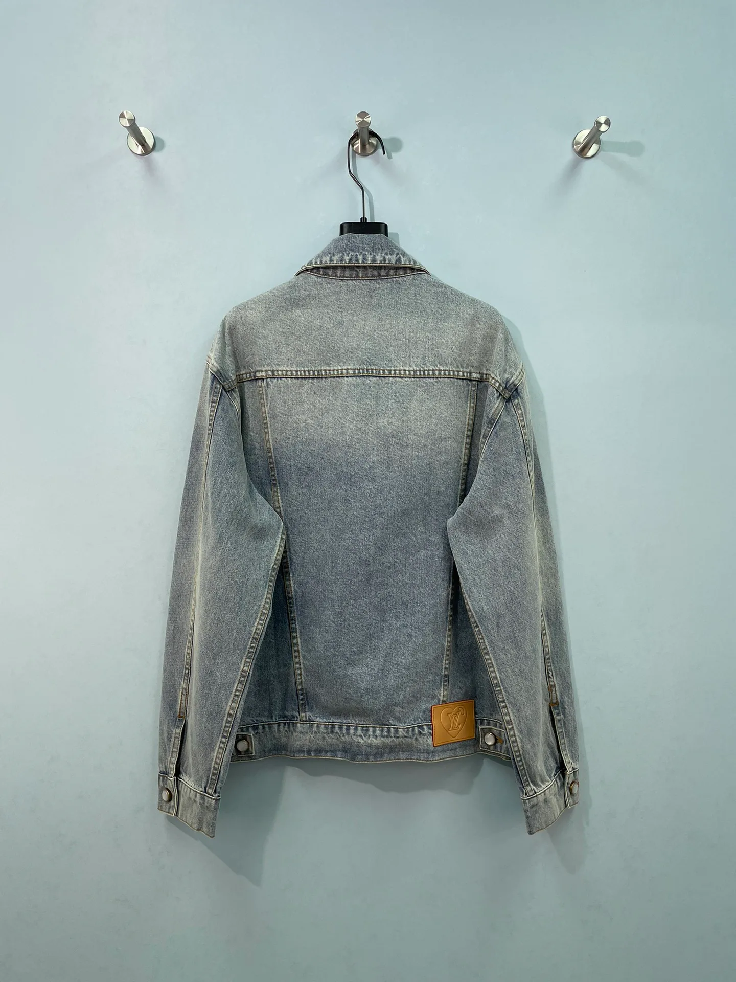 Куртки И Пуховики Женские Louis Vuitton 18151521