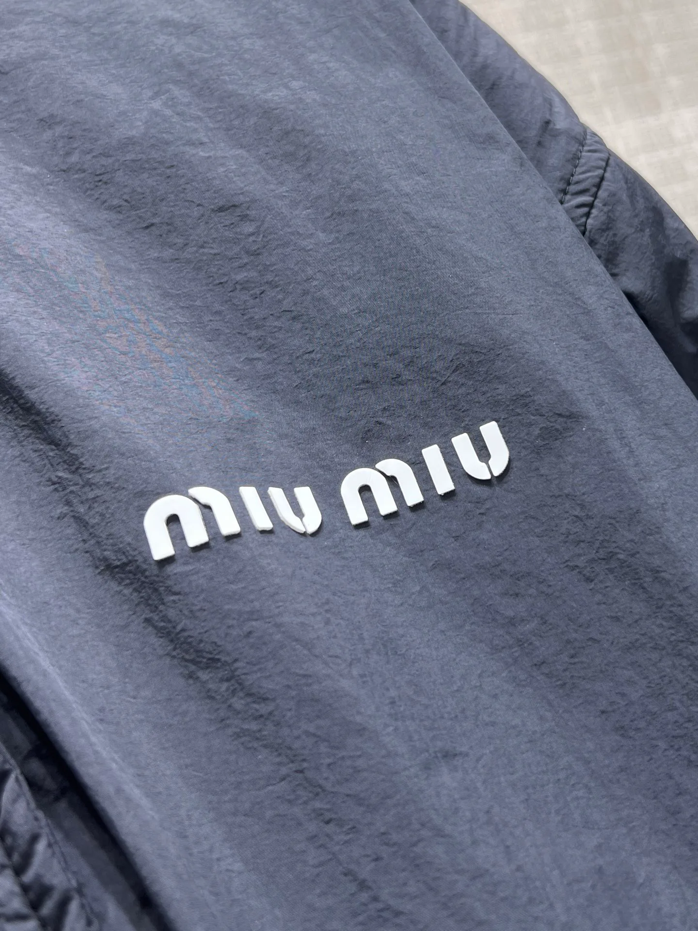 Куртки И Пуховики Женские Miu Miu 18108845