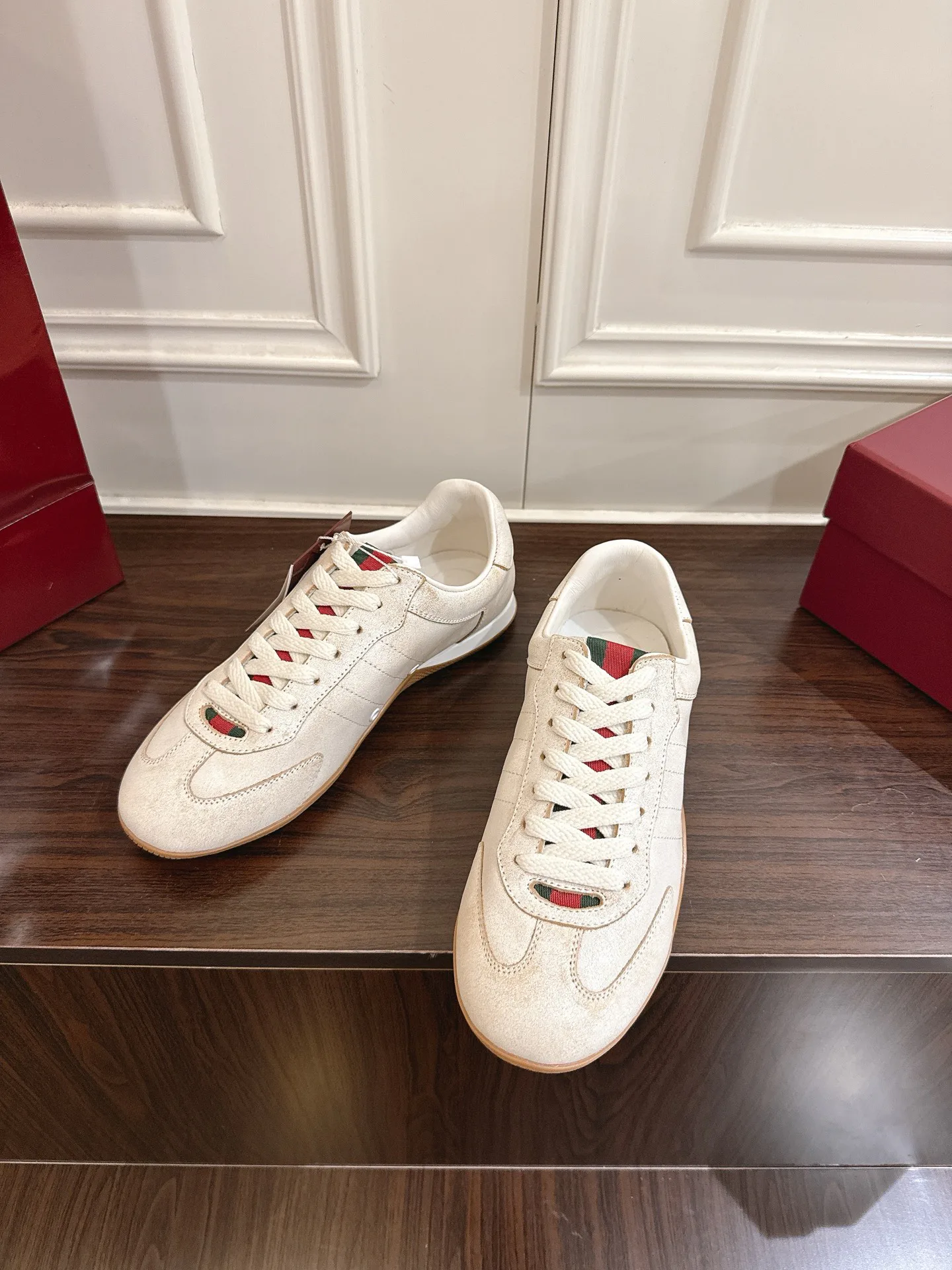 Кроссовки Женские Gucci 3922470