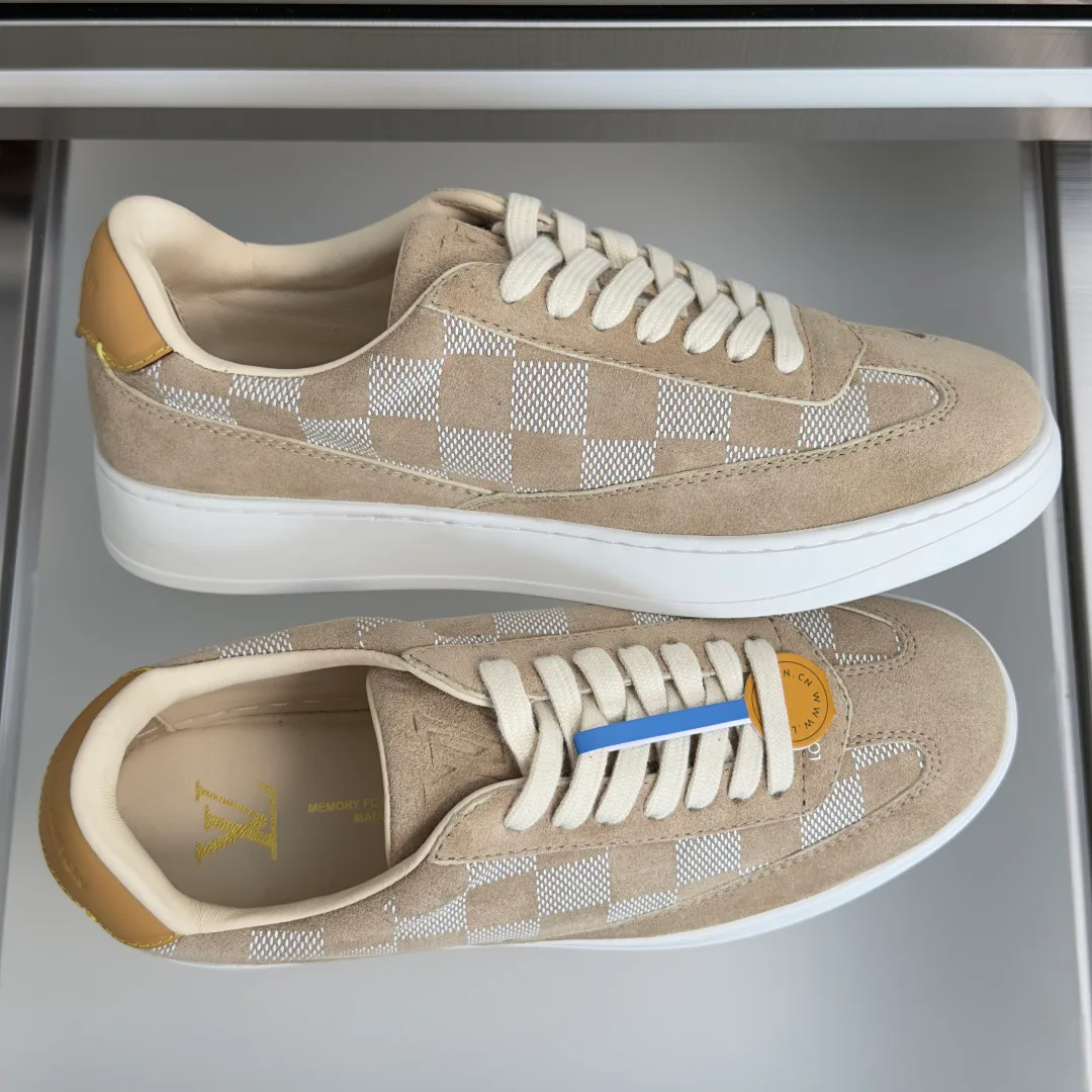 Кроссовки Женские Louis Vuitton 17950377