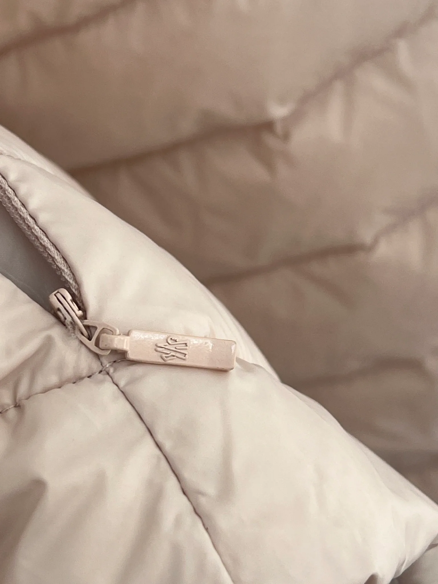 Куртки И Пуховики Женские Moncler 18416163