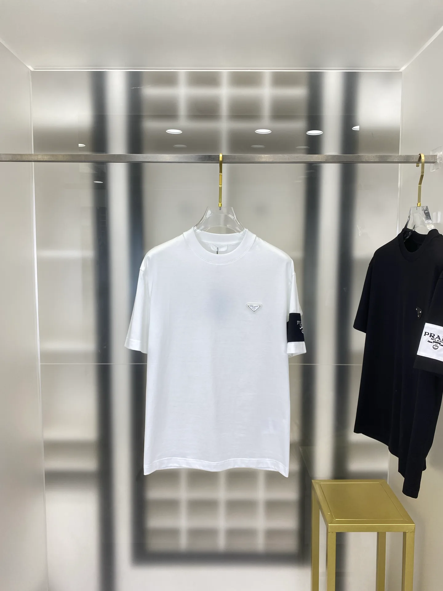 Футболки Женские Prada 1749788