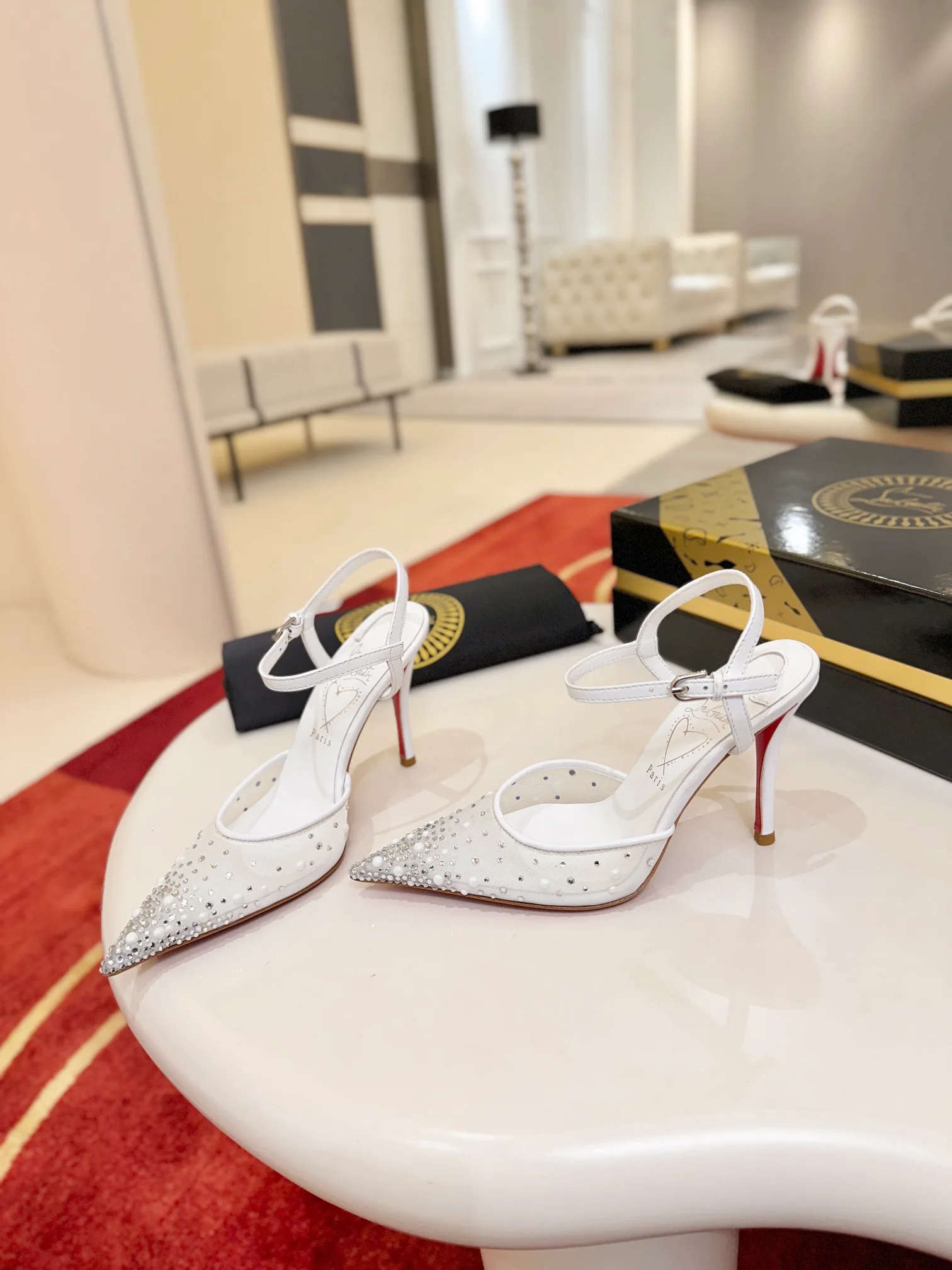 Туфли Женские Christian Louboutin 13321638