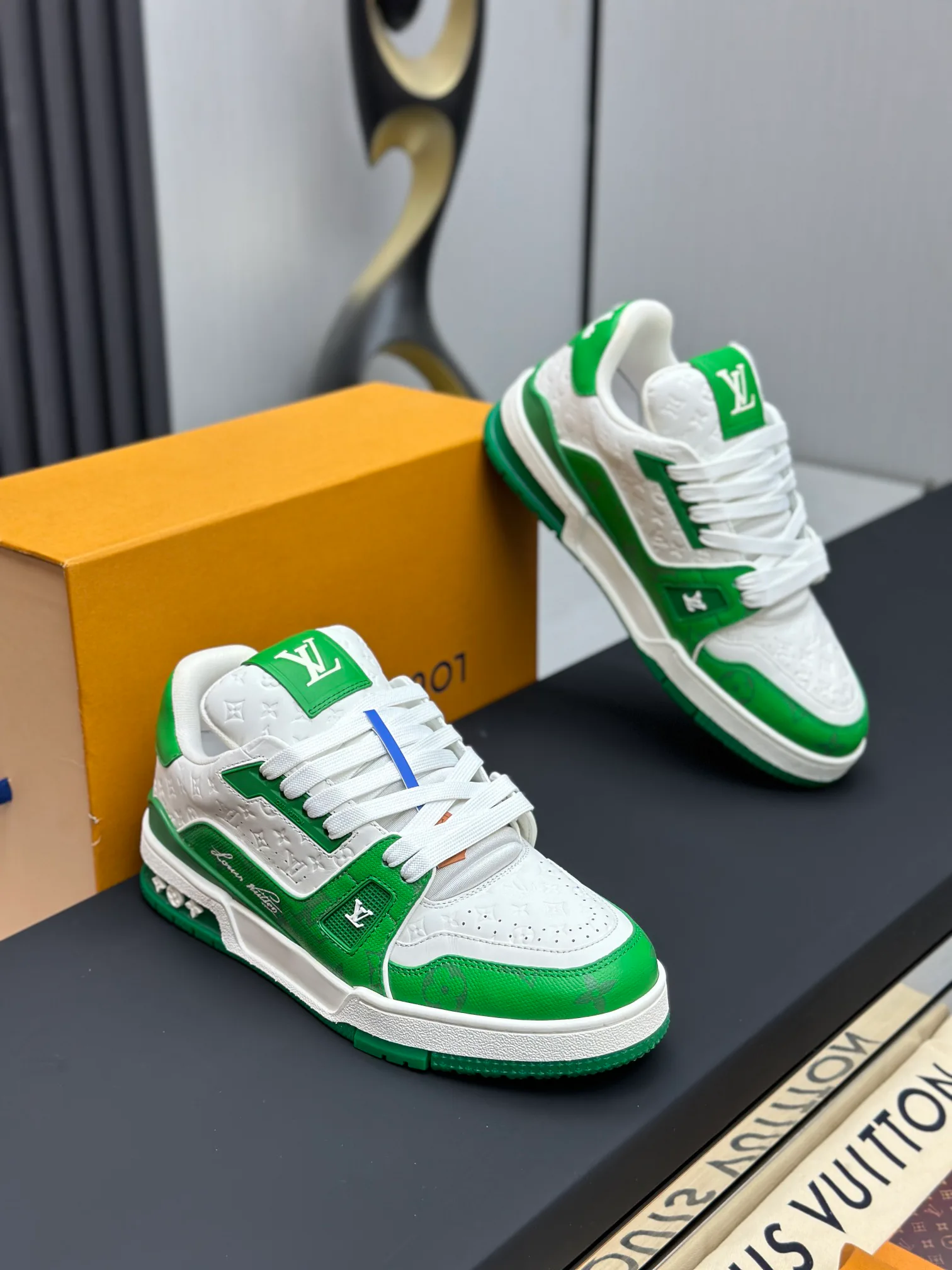 Кроссовки Женские Louis Vuitton 1186326