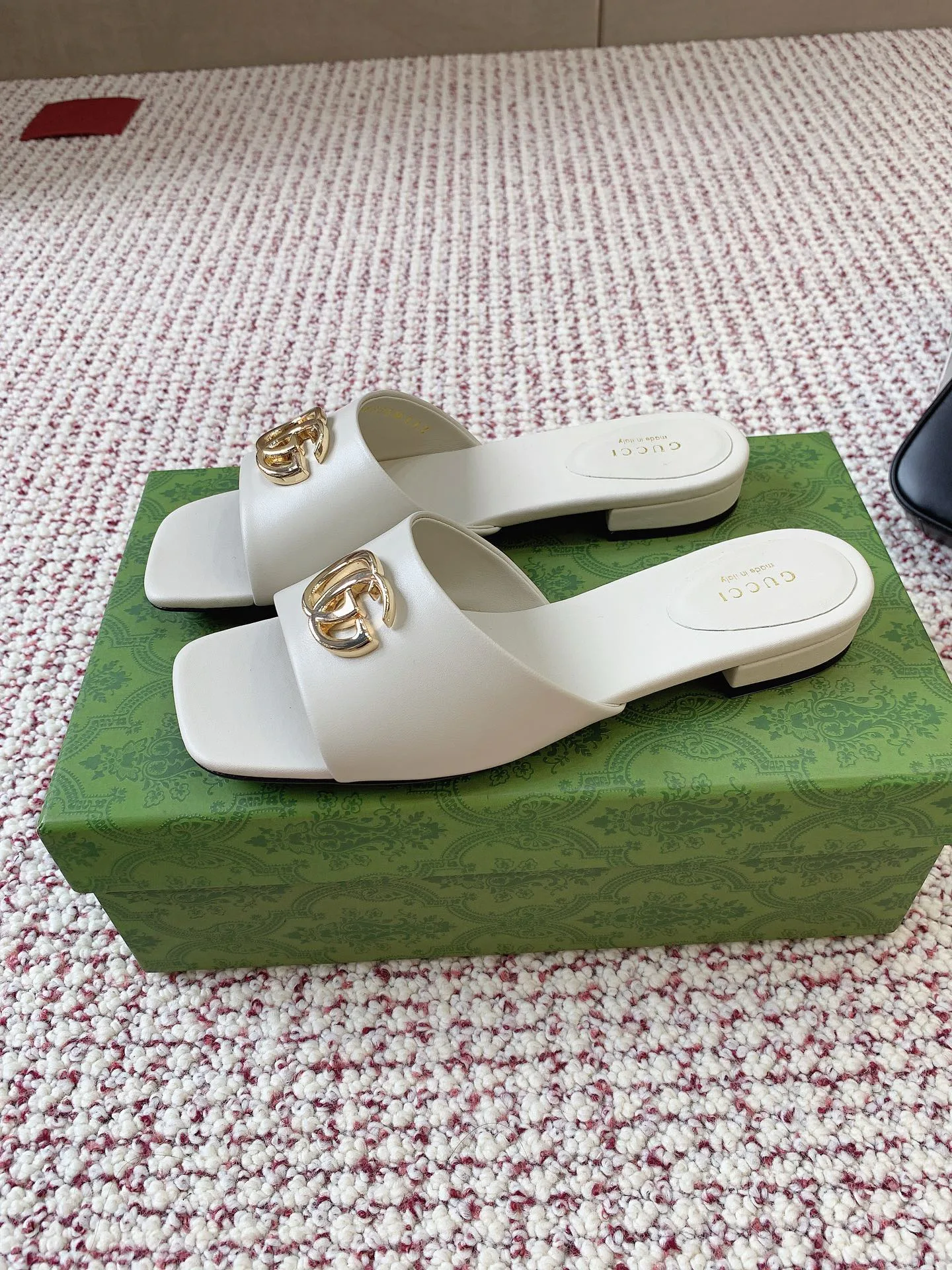 Босоножки Женские Gucci 13438269