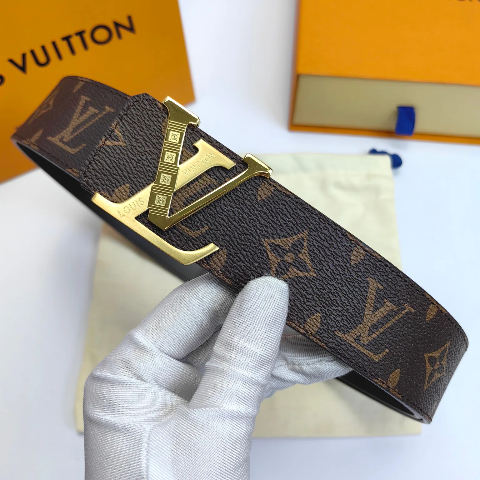 Ремни Louis Vuitton 724084