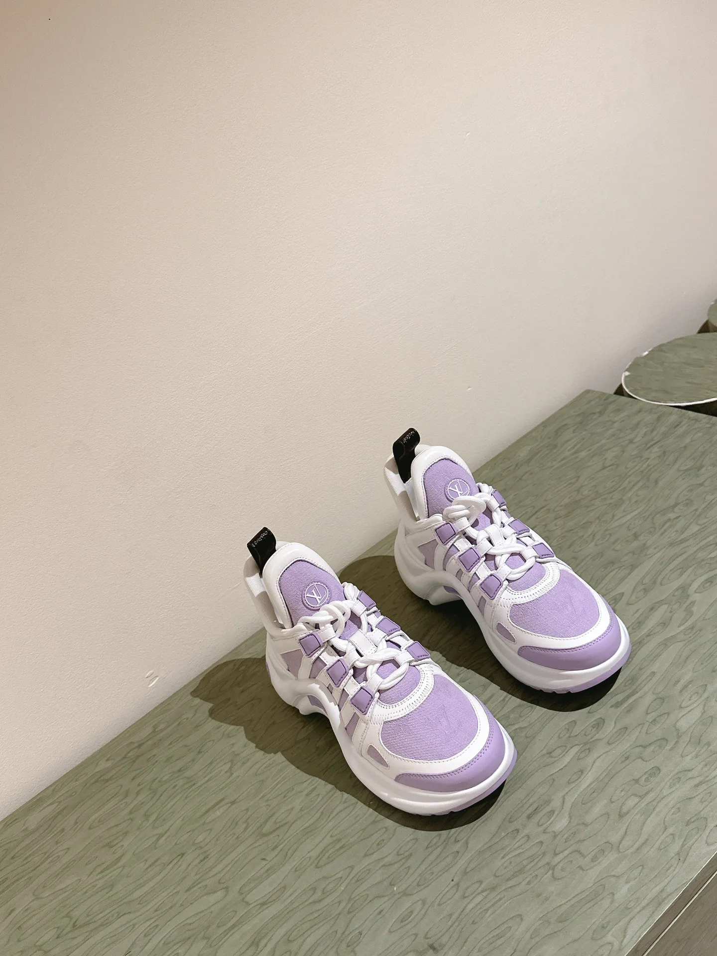 Кроссовки Женские Louis Vuitton 10840495