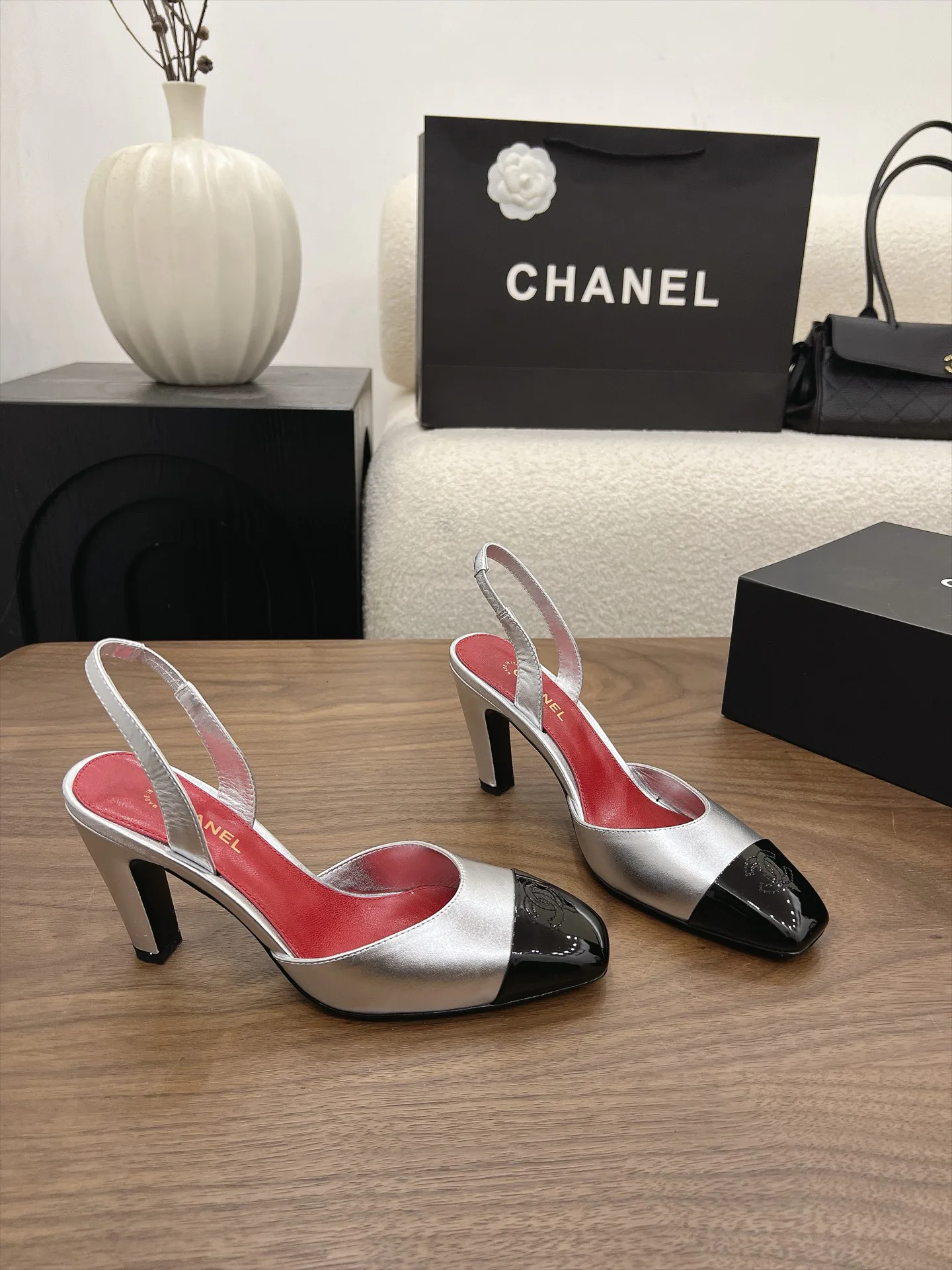 Туфли Женские Chanel 19080187