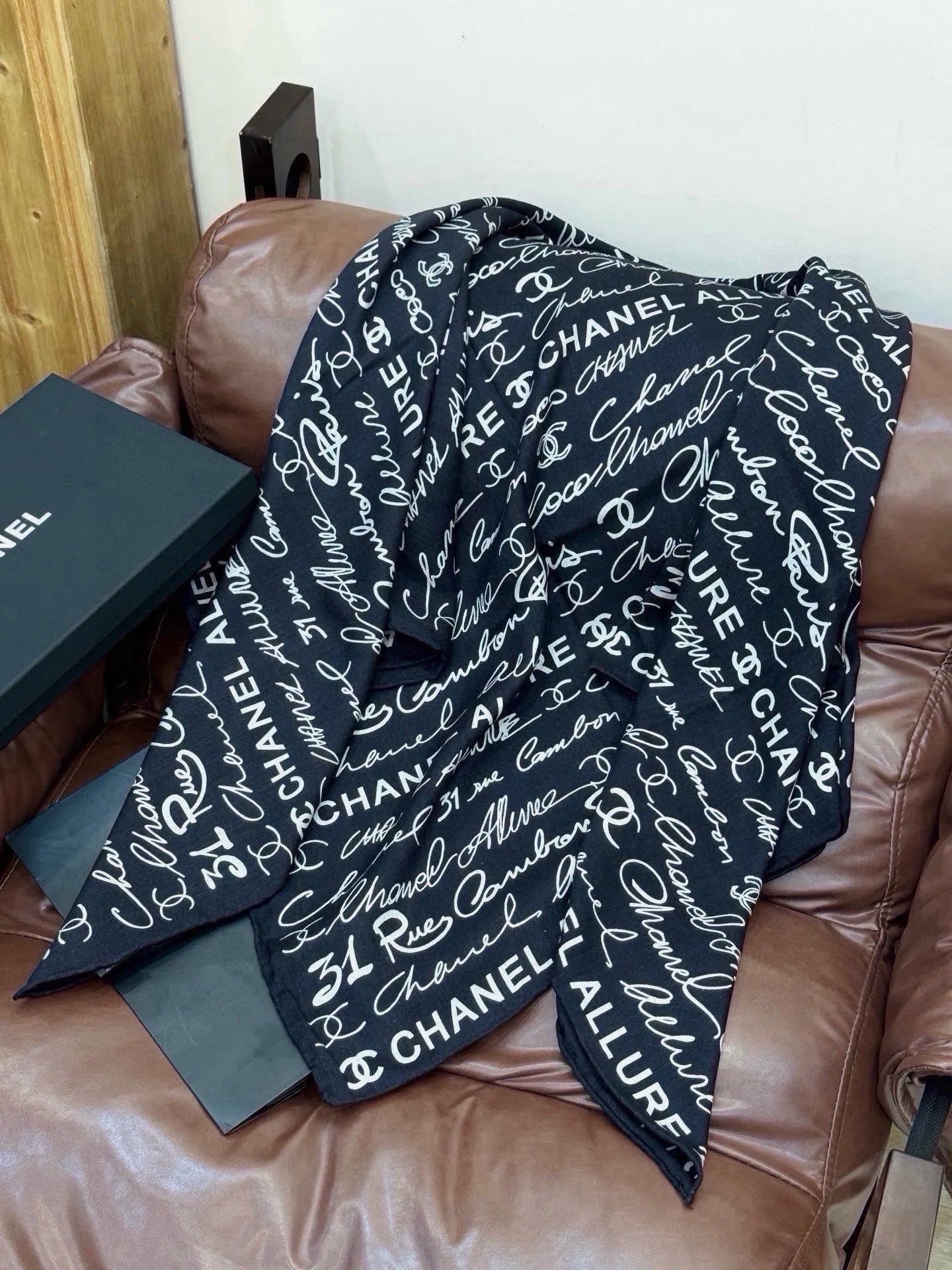 Шарфы Chanel 17631817