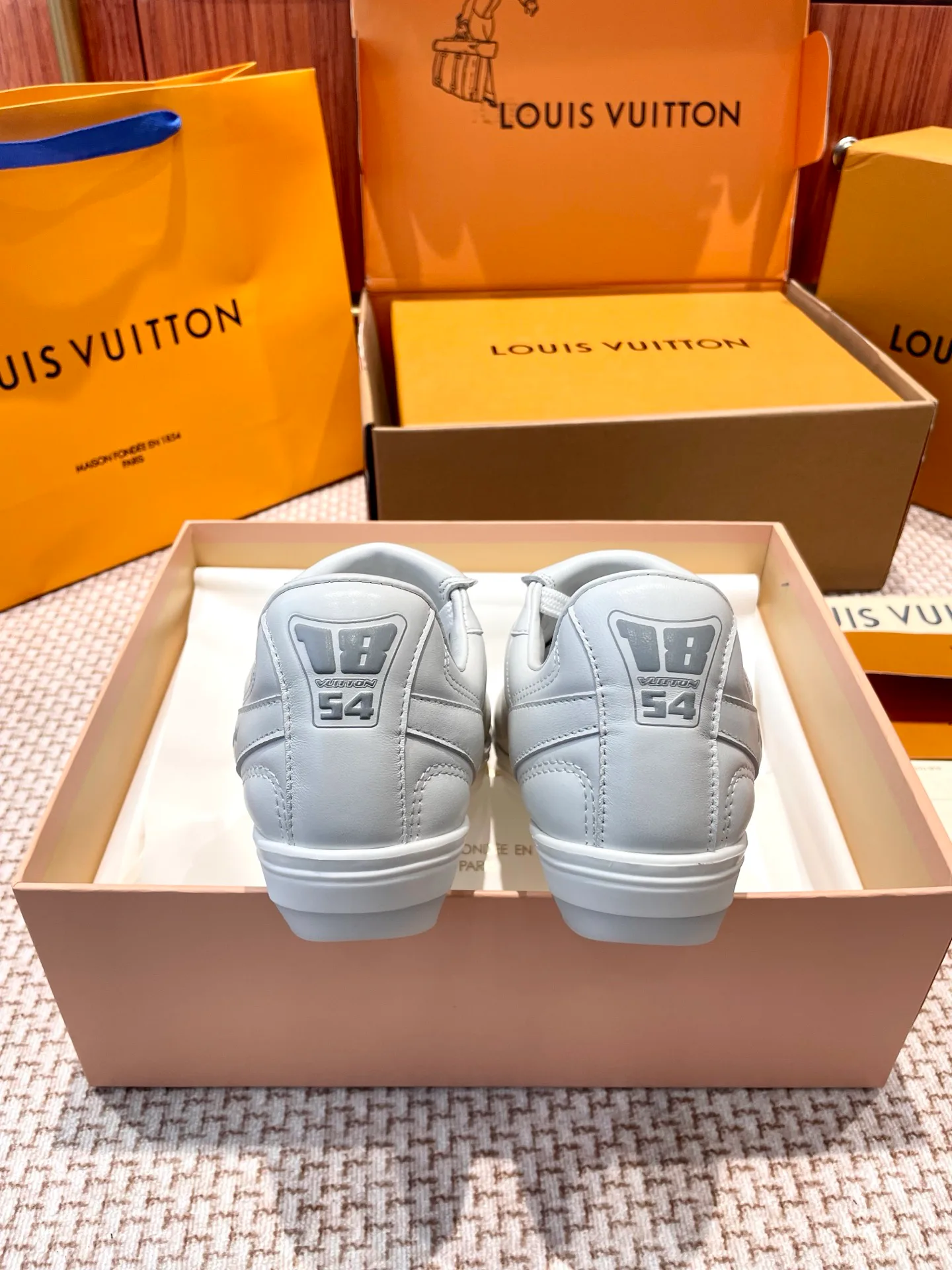 Кроссовки Женские Louis Vuitton 33442