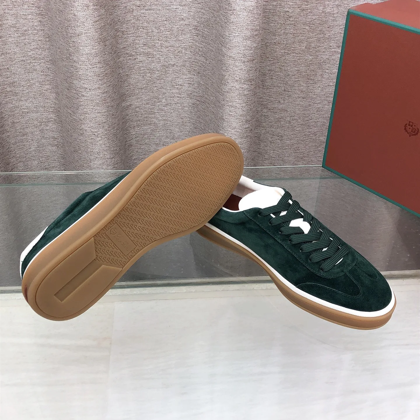 Кроссовки Женские Loro Piana 19463049