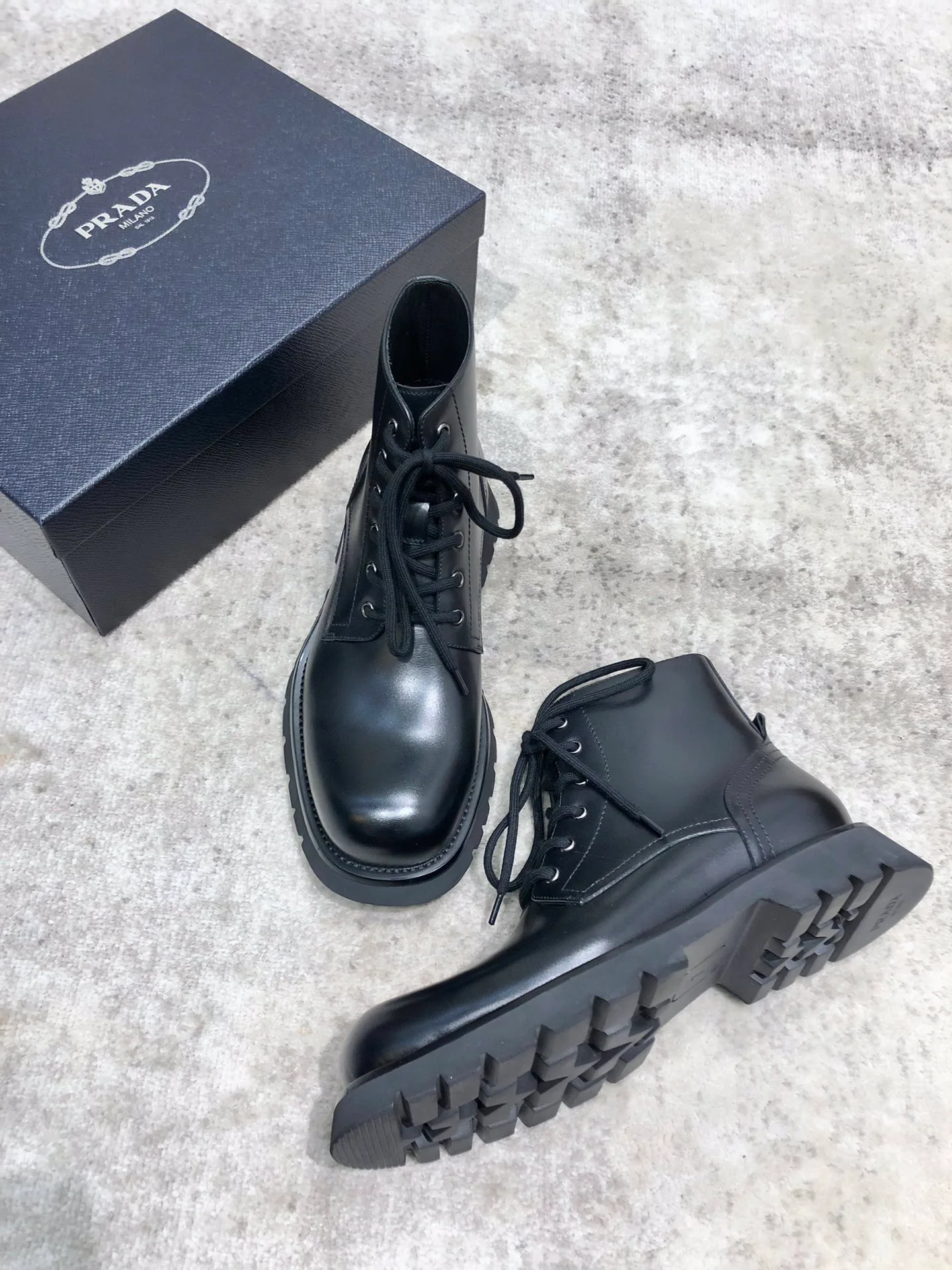 Ботинки Мужские Prada 18257085