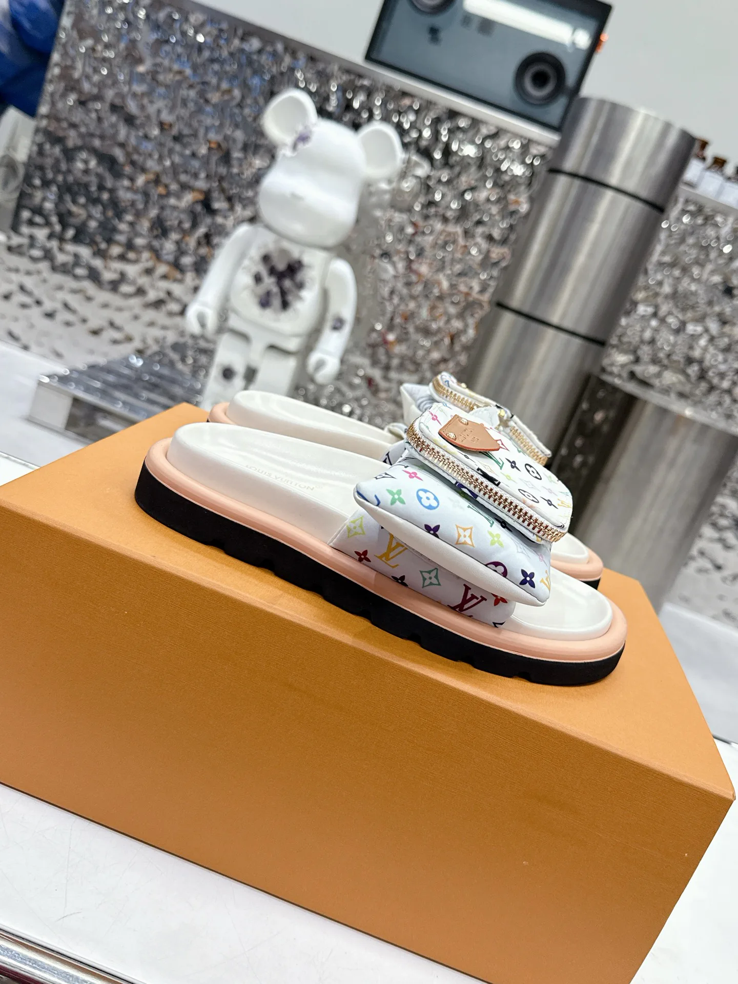 Шлепанцы Женские Louis Vuitton 10060940