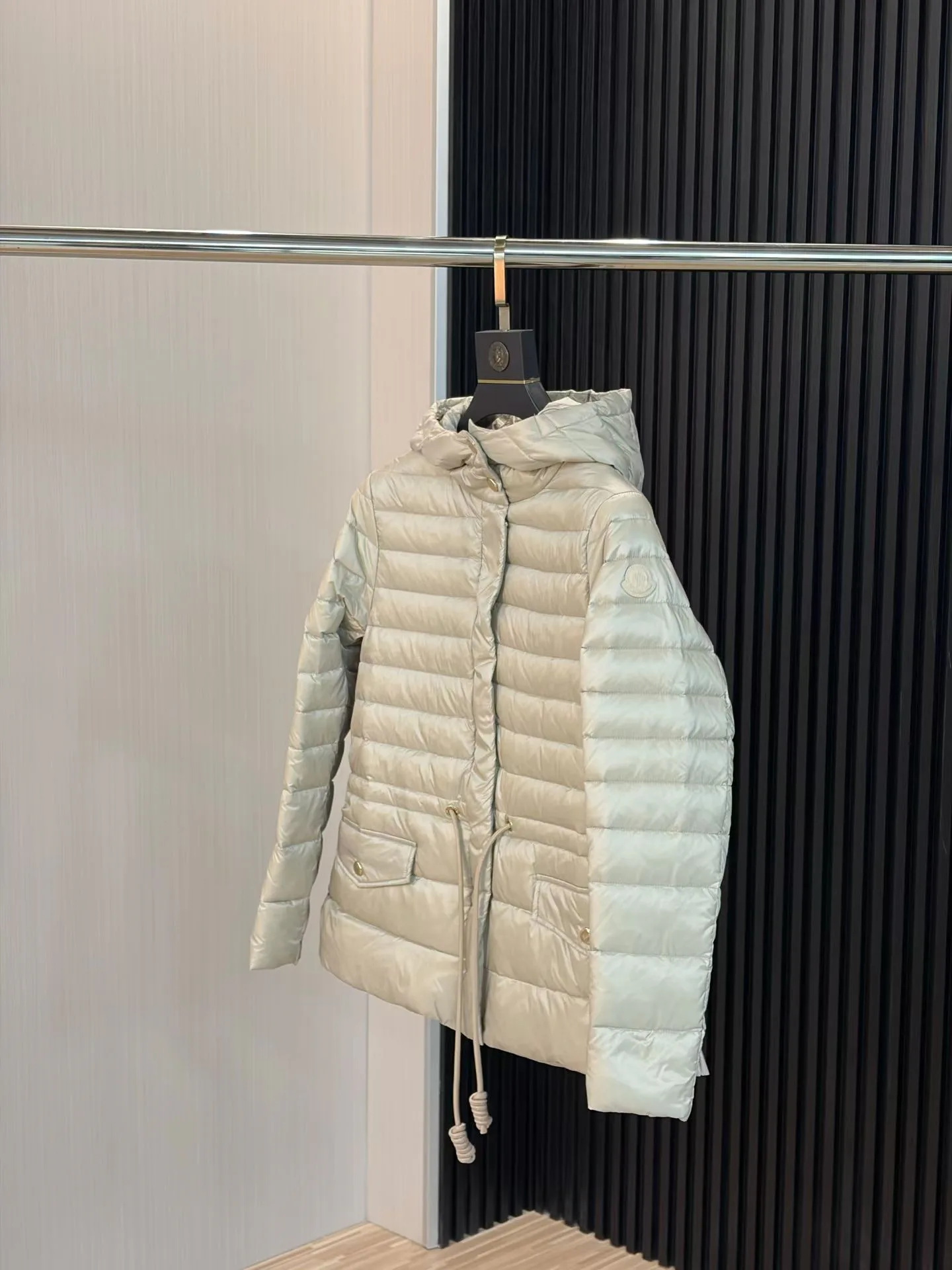 Куртки И Пуховики Женские Moncler 17897336
