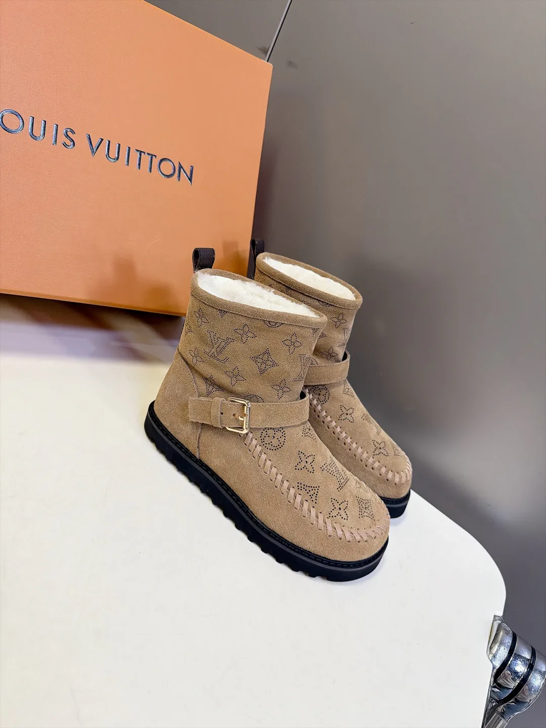 Угги Женские Louis Vuitton 19063638