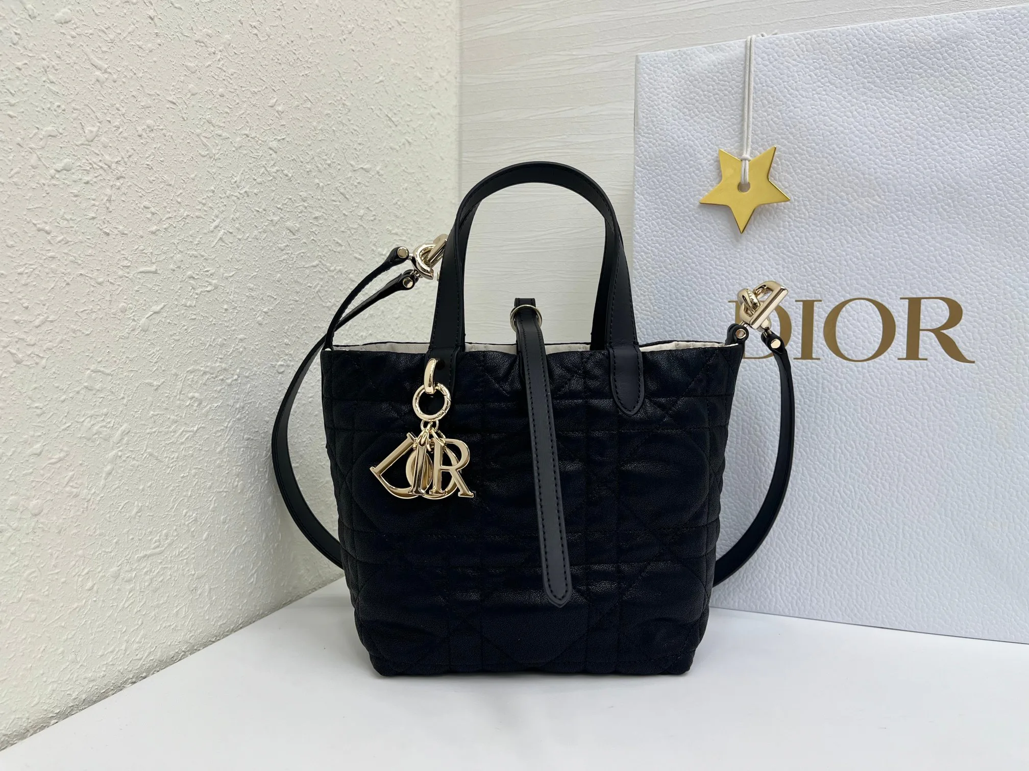 Классические Сумки Женские Christian Dior 17345156
