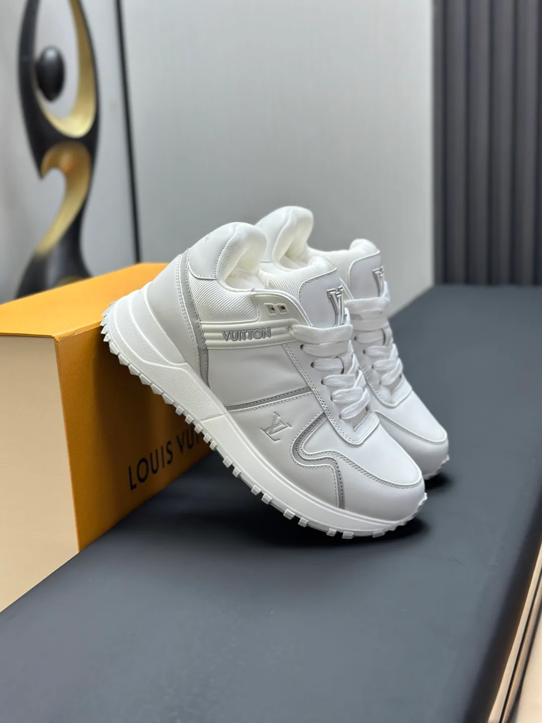 Кроссовки Женские Louis Vuitton 11073698