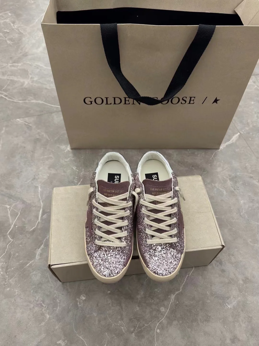 Кроссовки Женские Golden Goose 18265592