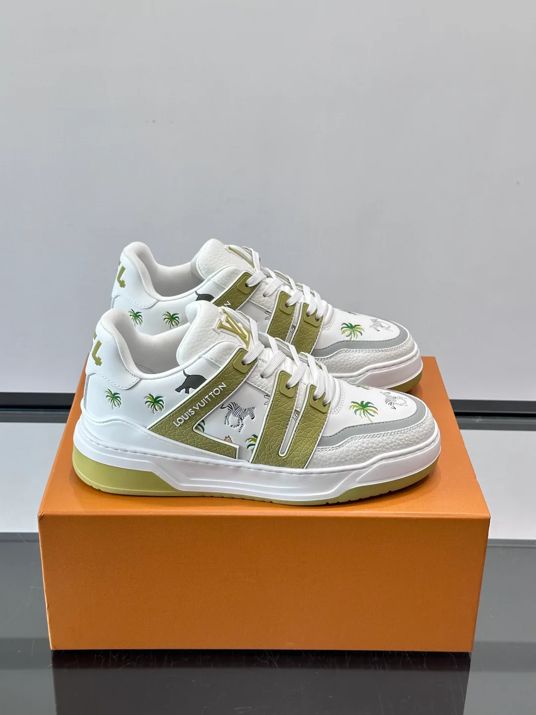 Кроссовки Мужские Louis Vuitton 13553749