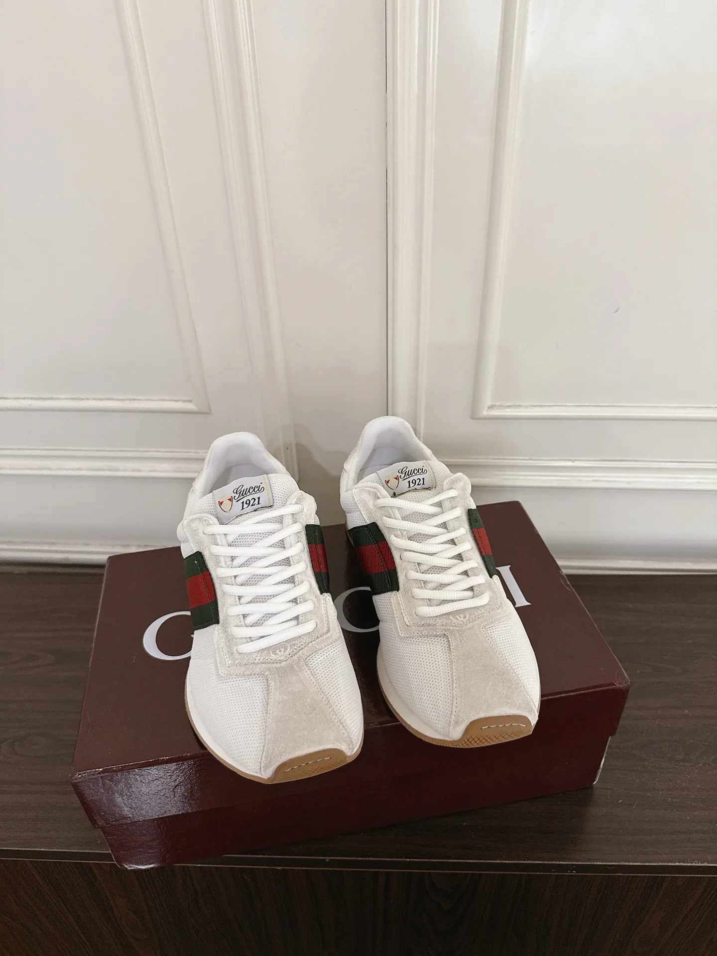 Кроссовки Женские Gucci 17946890