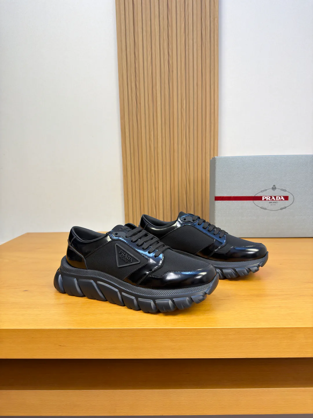Кроссовки Мужские Prada 19811424
