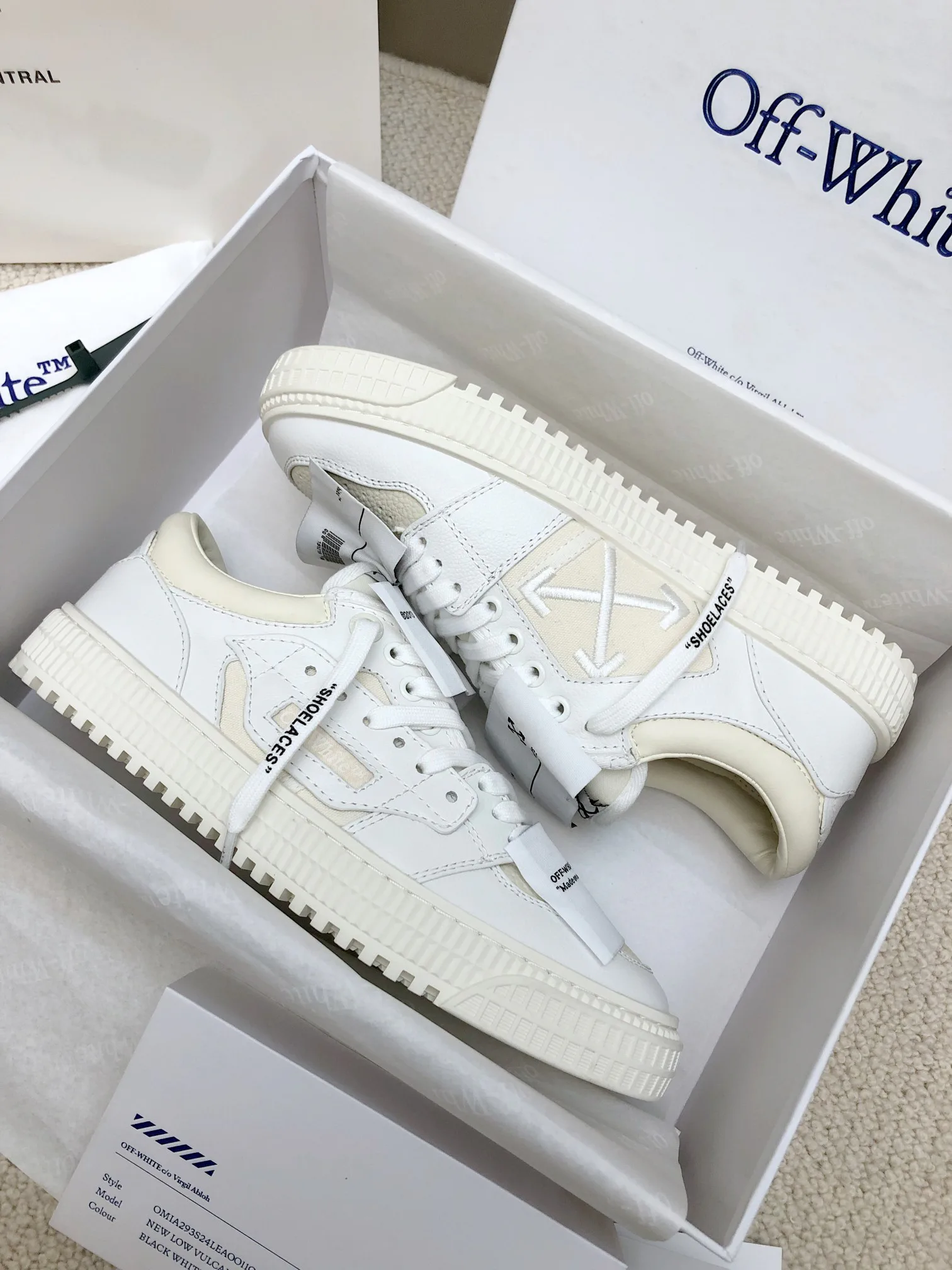 Кроссовки Женские Off-White 18158683