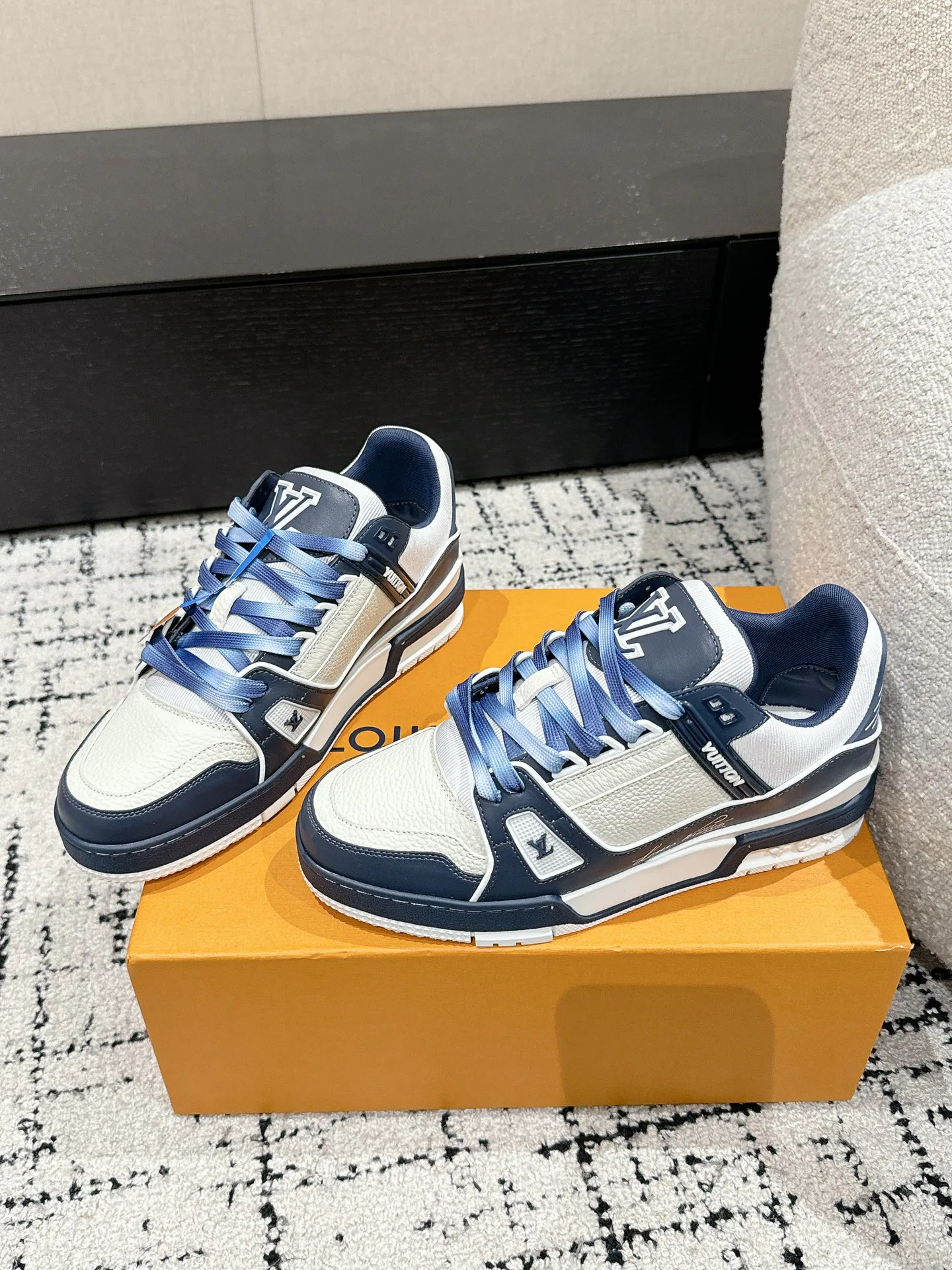 Кроссовки Женские Louis Vuitton 20945