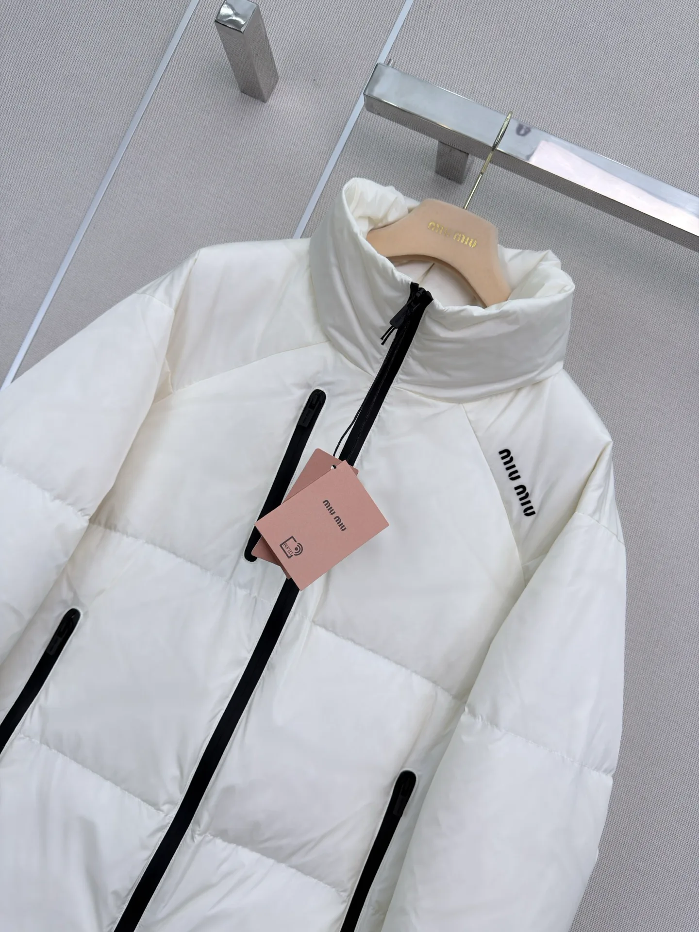 Куртки И Пуховики Женские Miu Miu 18108734