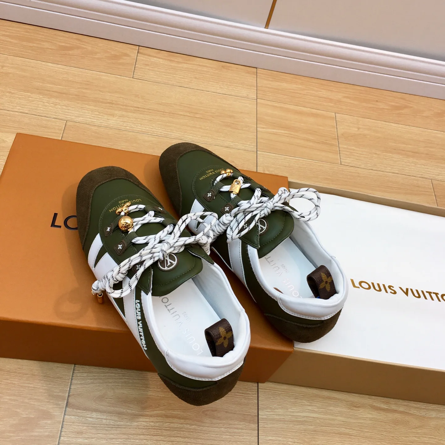 Кроссовки Женские Louis Vuitton 1590948